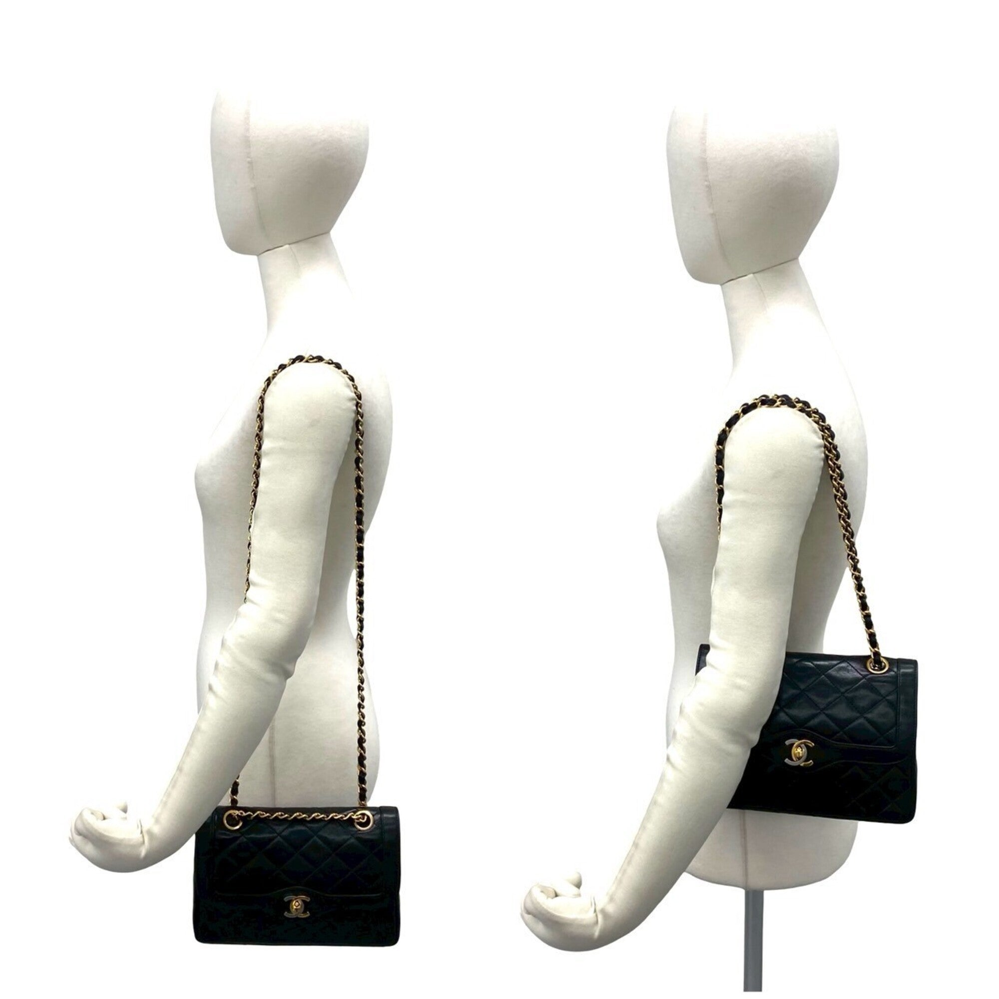 Chanel Black Leather Shoulder Bag (Pre-Owned)