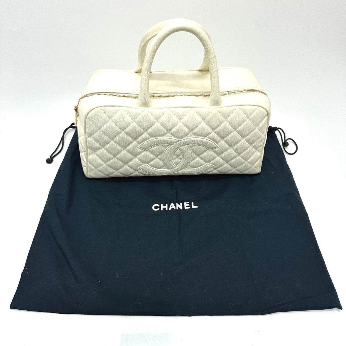 Chanel White Leather Handbag (Pre-Owned)