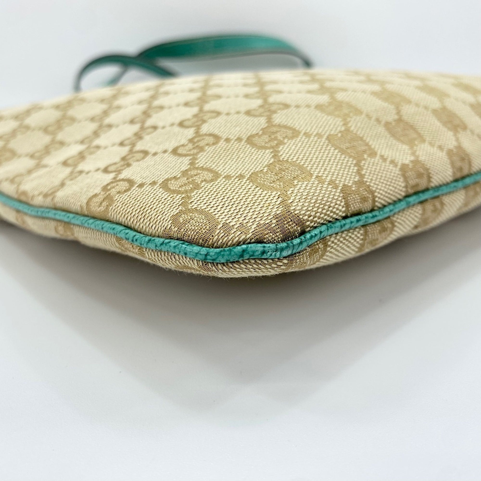 Gucci Beige Shoulder Bag (Pre-Owned)