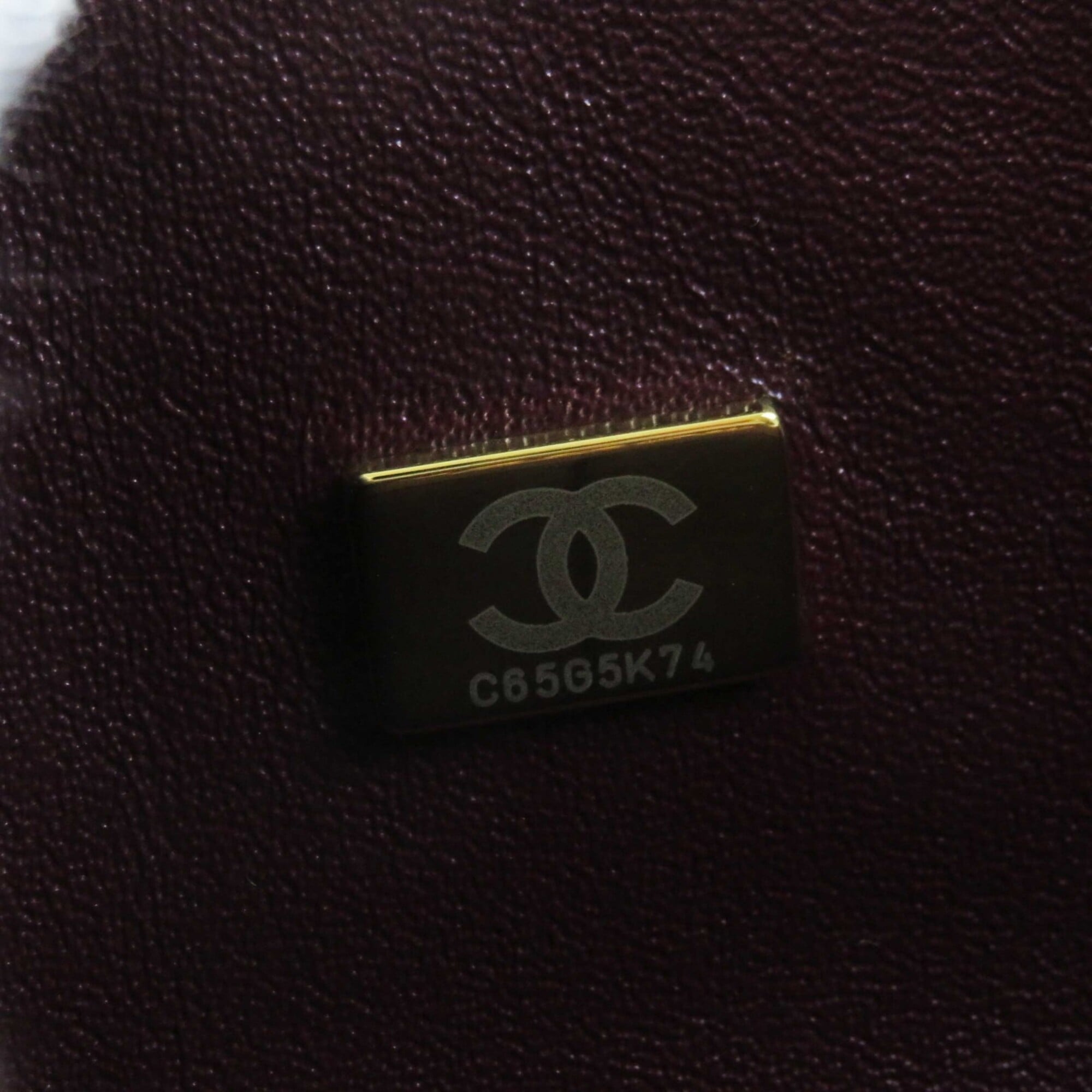 Chanel Black Leather Shoulder Bag (Pre-Owned)