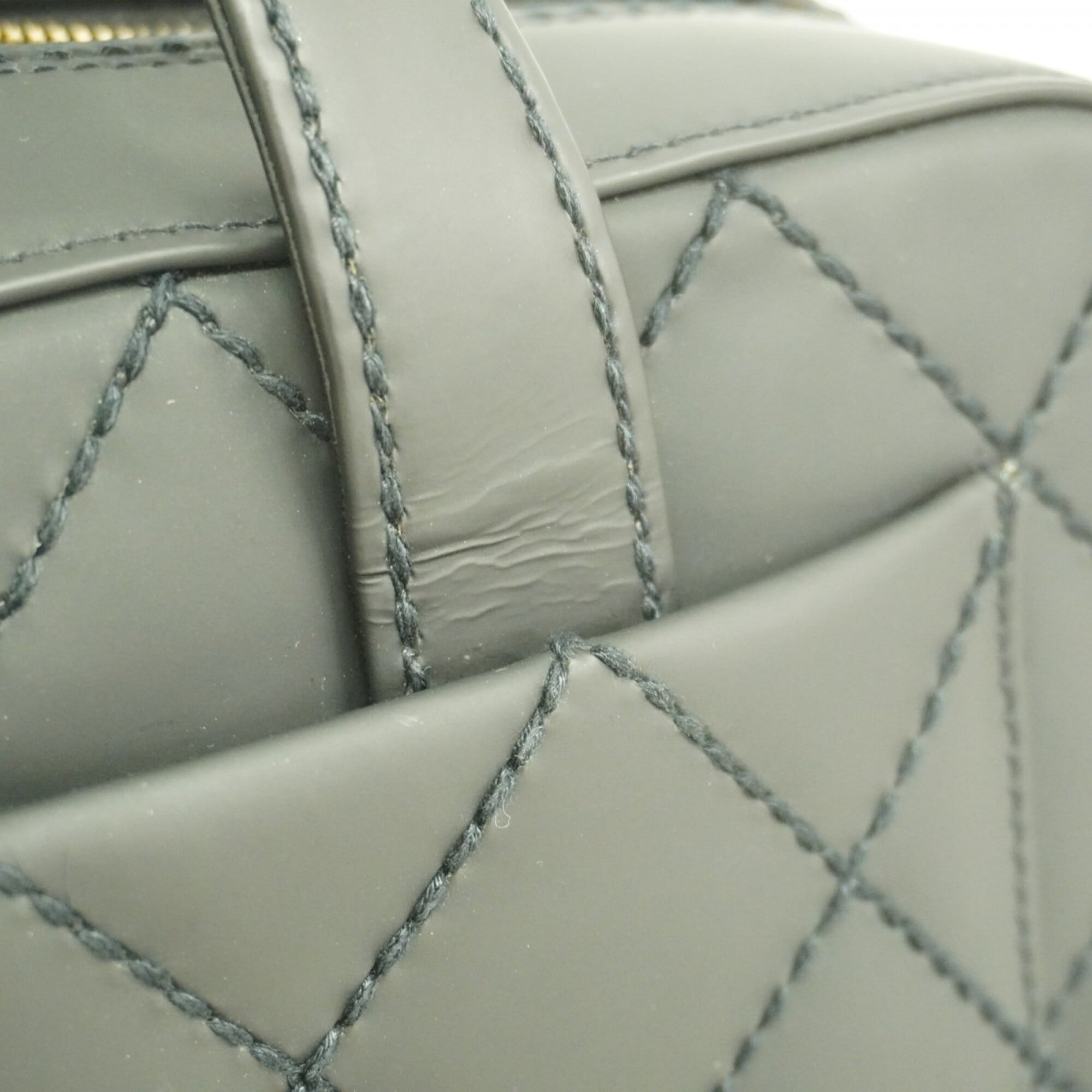 Chanel Black Leather Handbag (Pre-Owned)