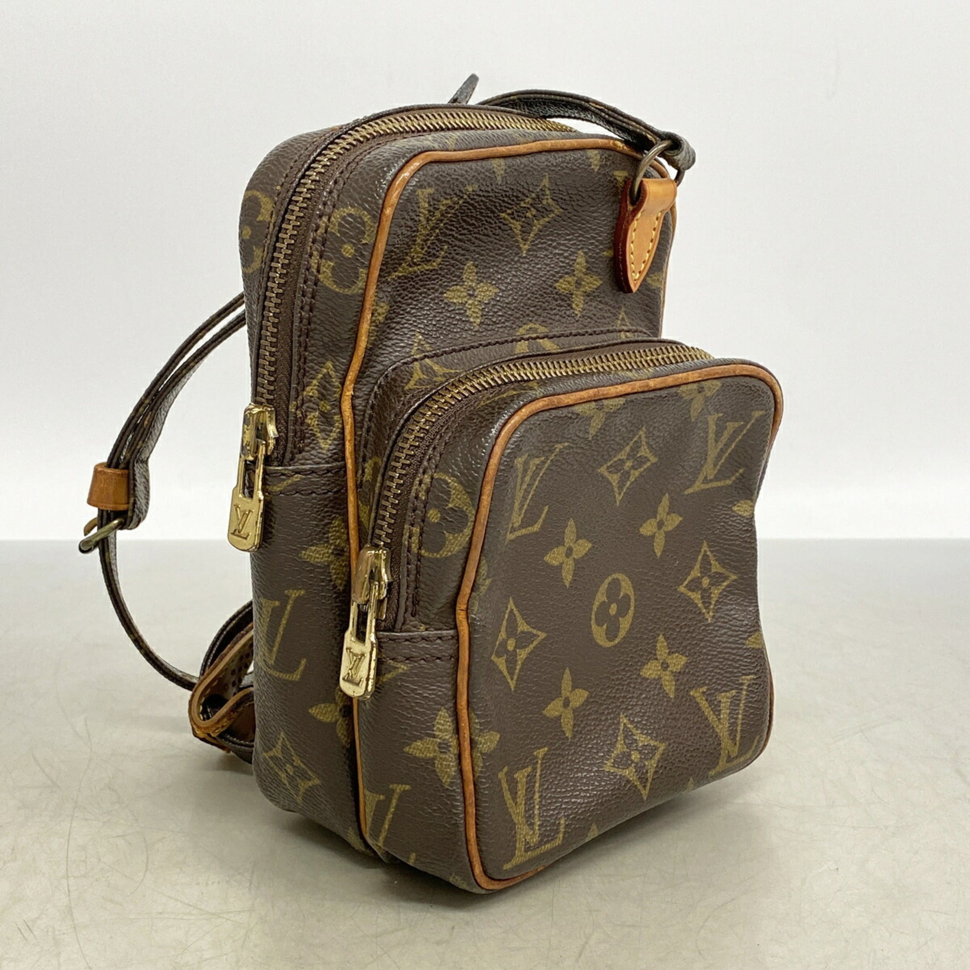 Louis Vuitton Brown Shoulder Bag (Pre-Owned)