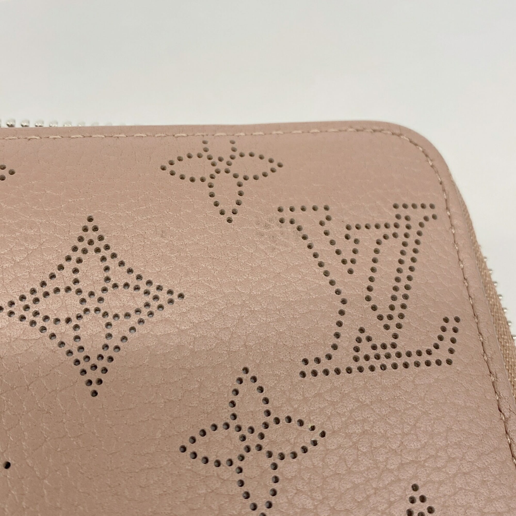 Louis Vuitton Pink Long Wallet (Bi-Fold) (Pre-Owned)