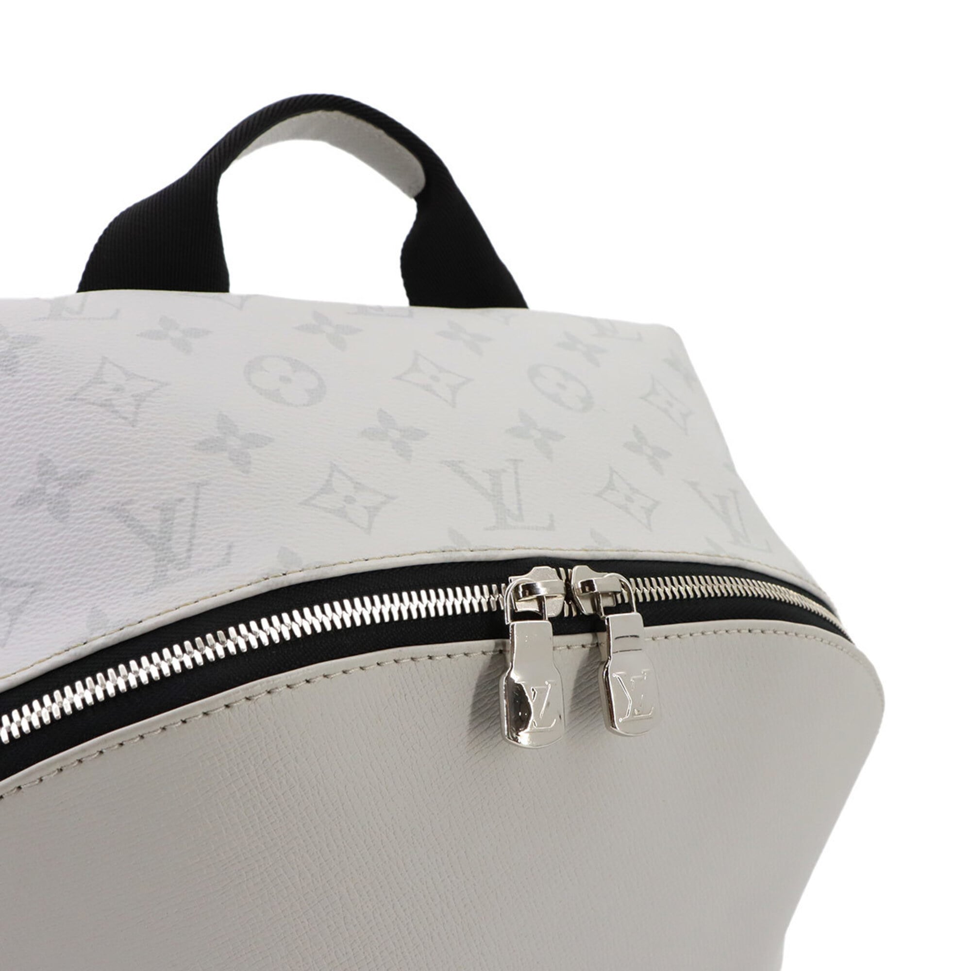 Louis Vuitton Blanc Taiga Leather Monogram Eclipse Backpack (Pre-Owned)