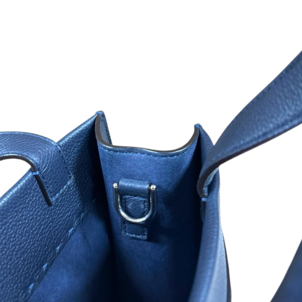Fendi Navy Leather Shoulder Bag (Pre-Owned)