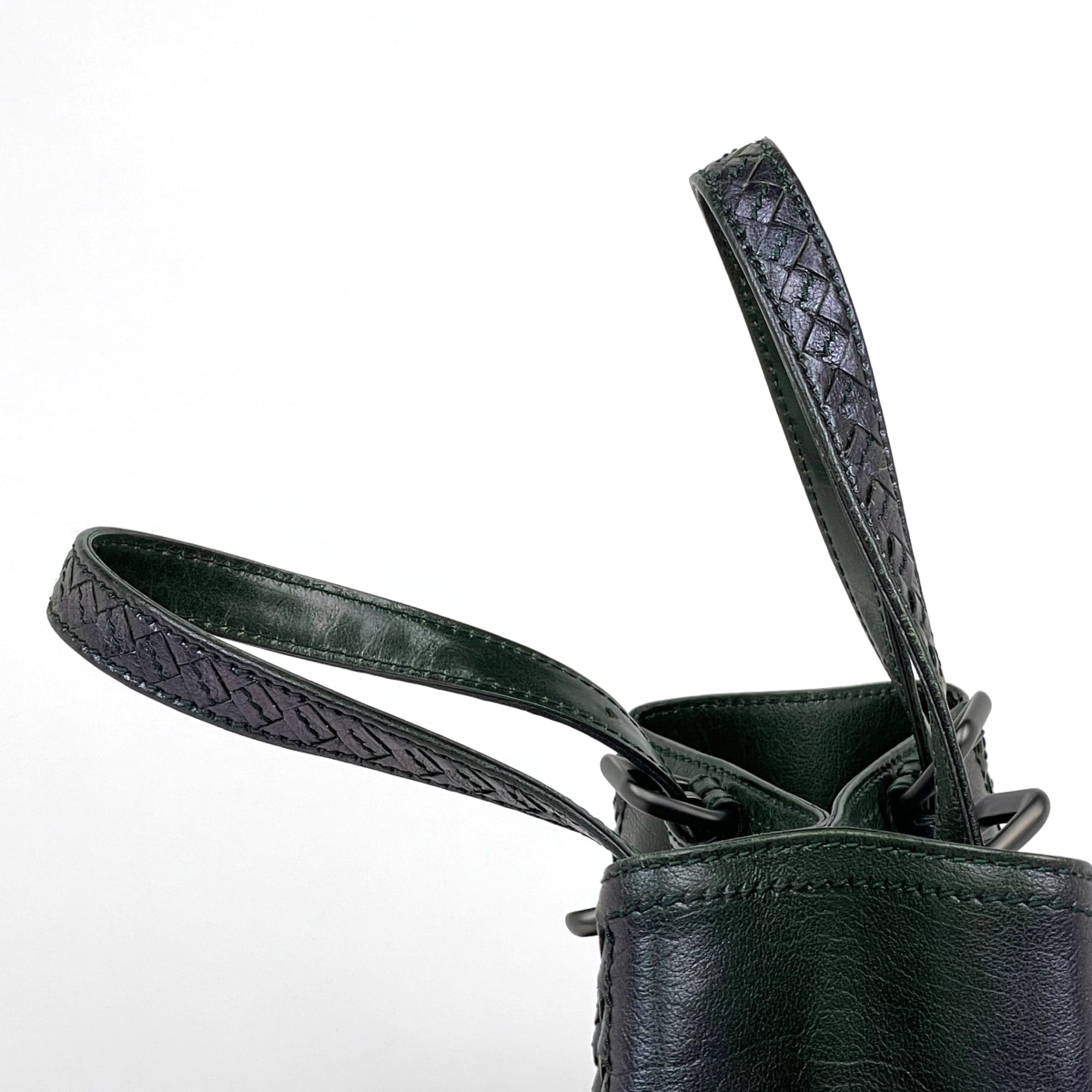 Bottega Veneta Intrecciato Green Leather Handbag (Pre-Owned)