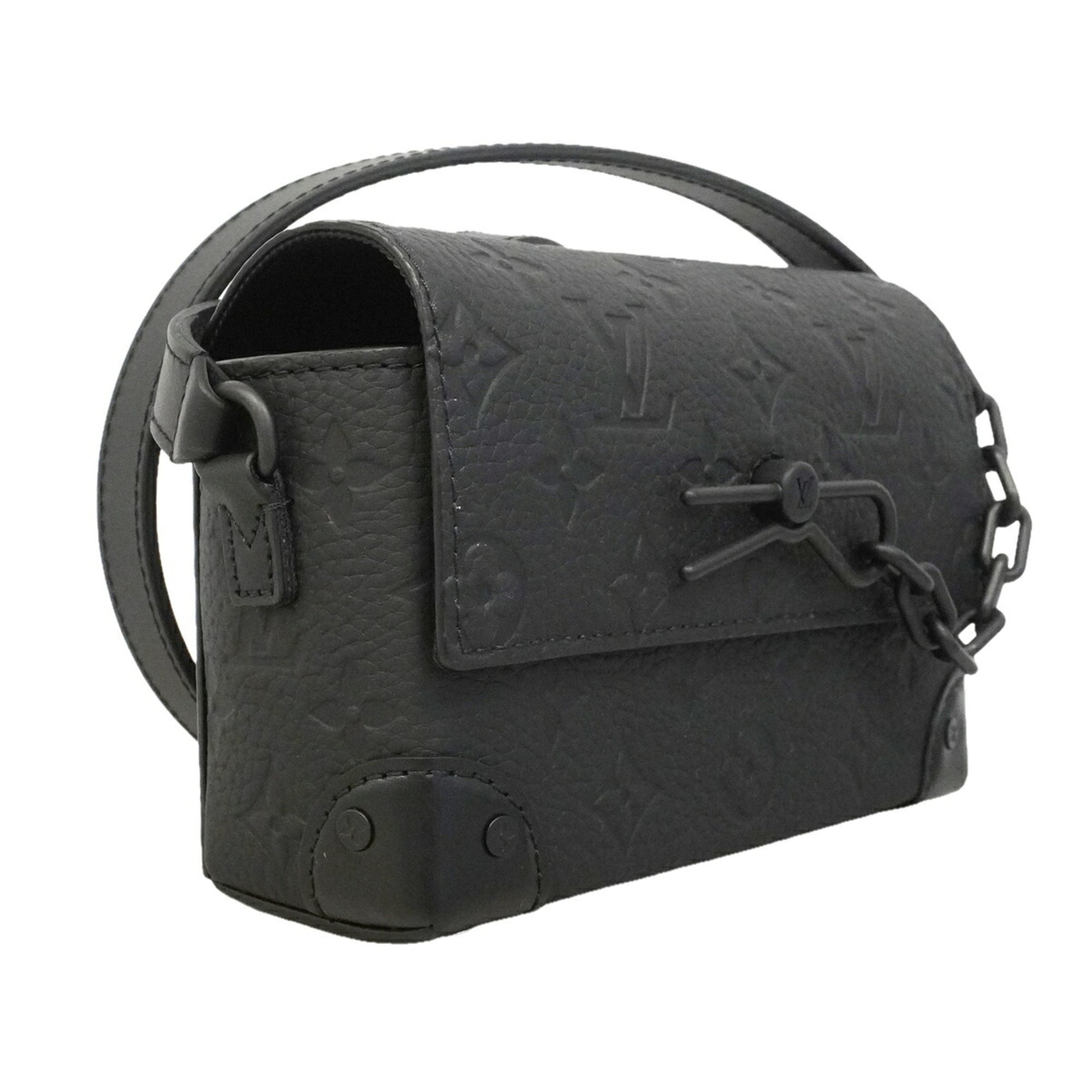 Louis Vuitton Noir Shoulder Bag (Pre-Owned)