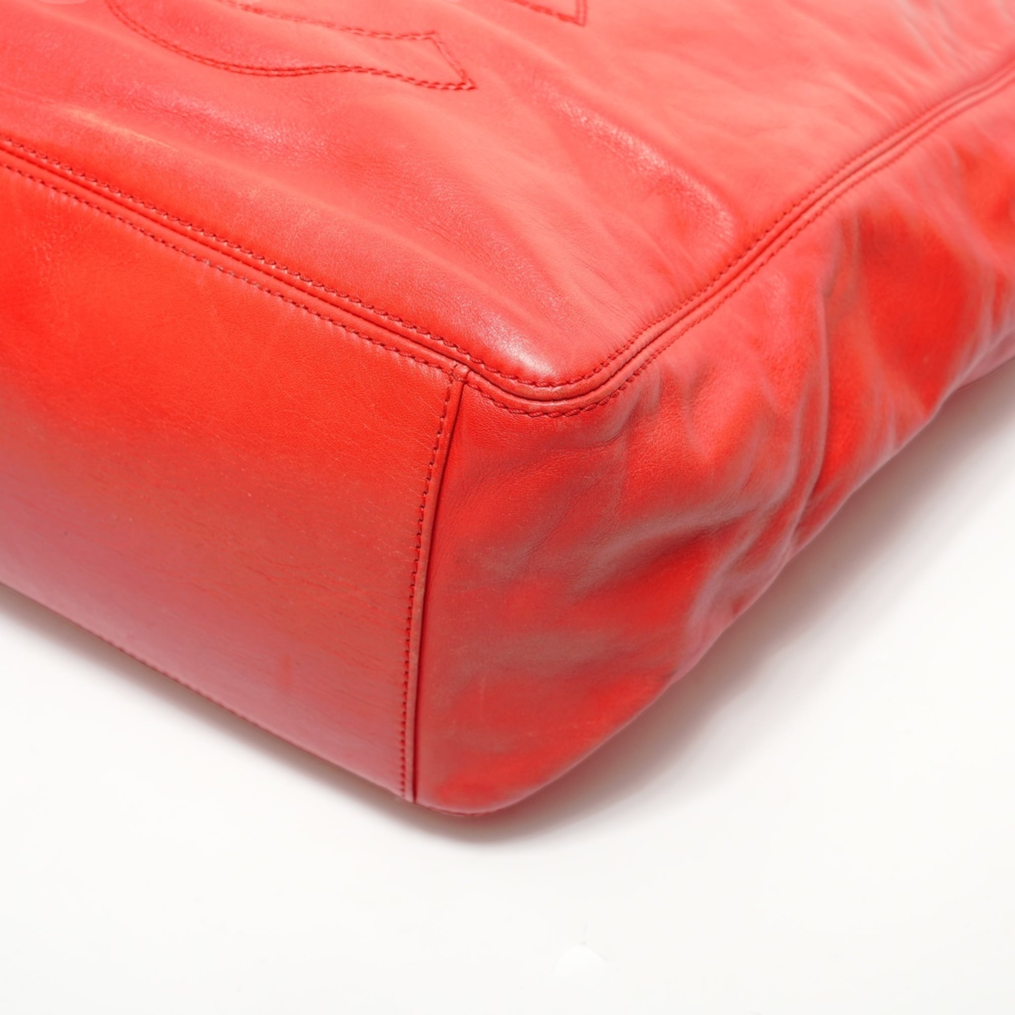 Chanel Red Color Tote Bag (Pre-Owned)