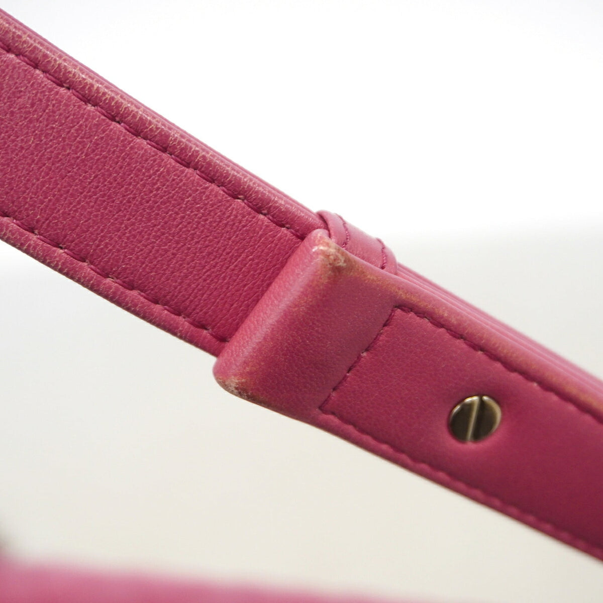 Chanel Pink Leather Shoulder Bag (Pre-Owned)