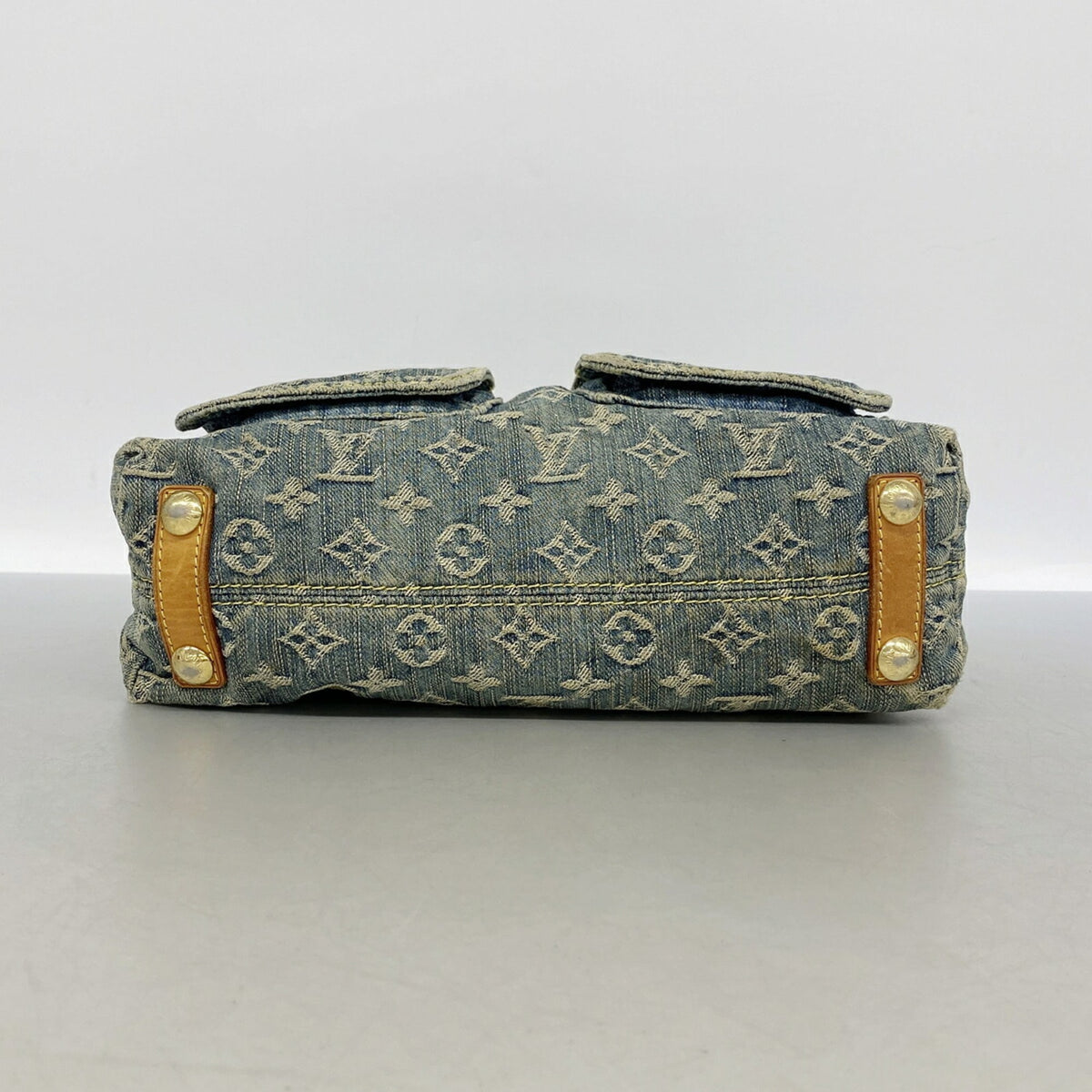 Louis Vuitton Blue Shoulder Bag (Pre-Owned)