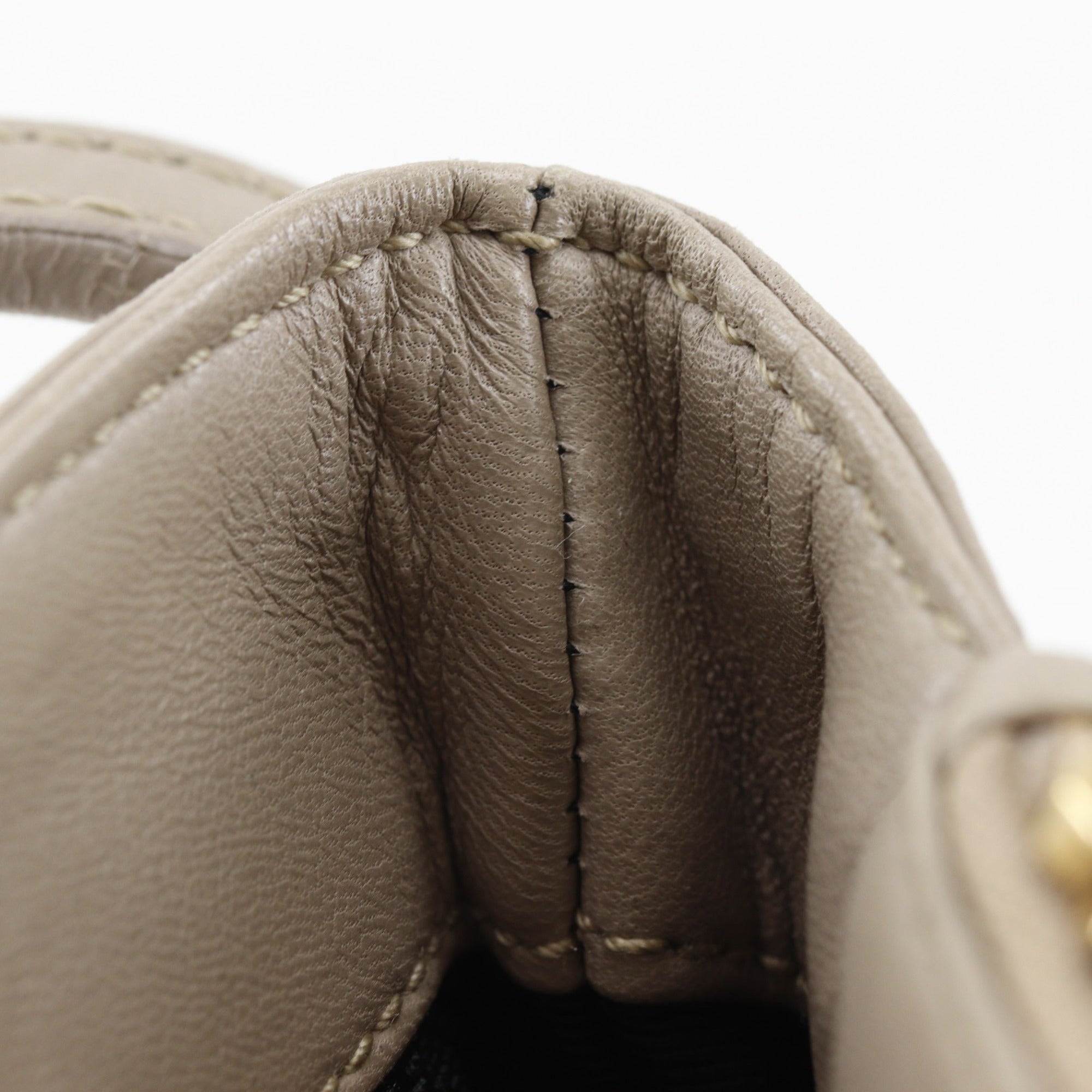 Loewe Beige Leather Shoulder Bag (Pre-Owned)
