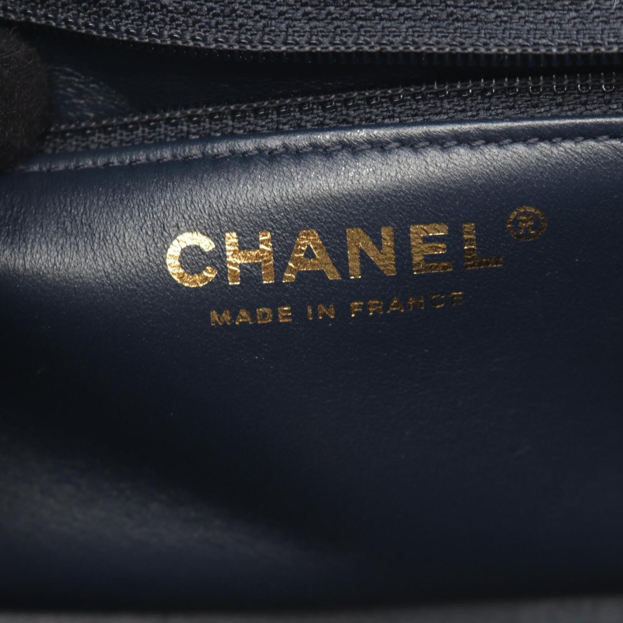 Chanel Matelasse Navy Leather Handbag Shoulder Bag (Pre-Owned)