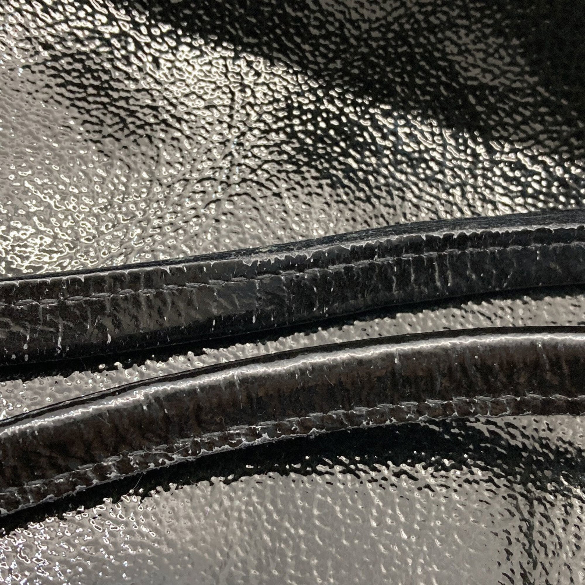 Longchamp Black Patent Leather Tote Bag (Pre-Owned)