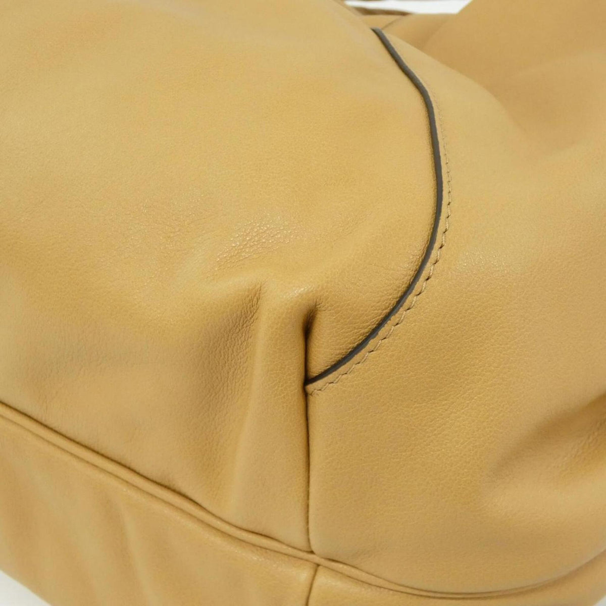 Fendi Beige Leather Shoulder Bag (Pre-Owned)