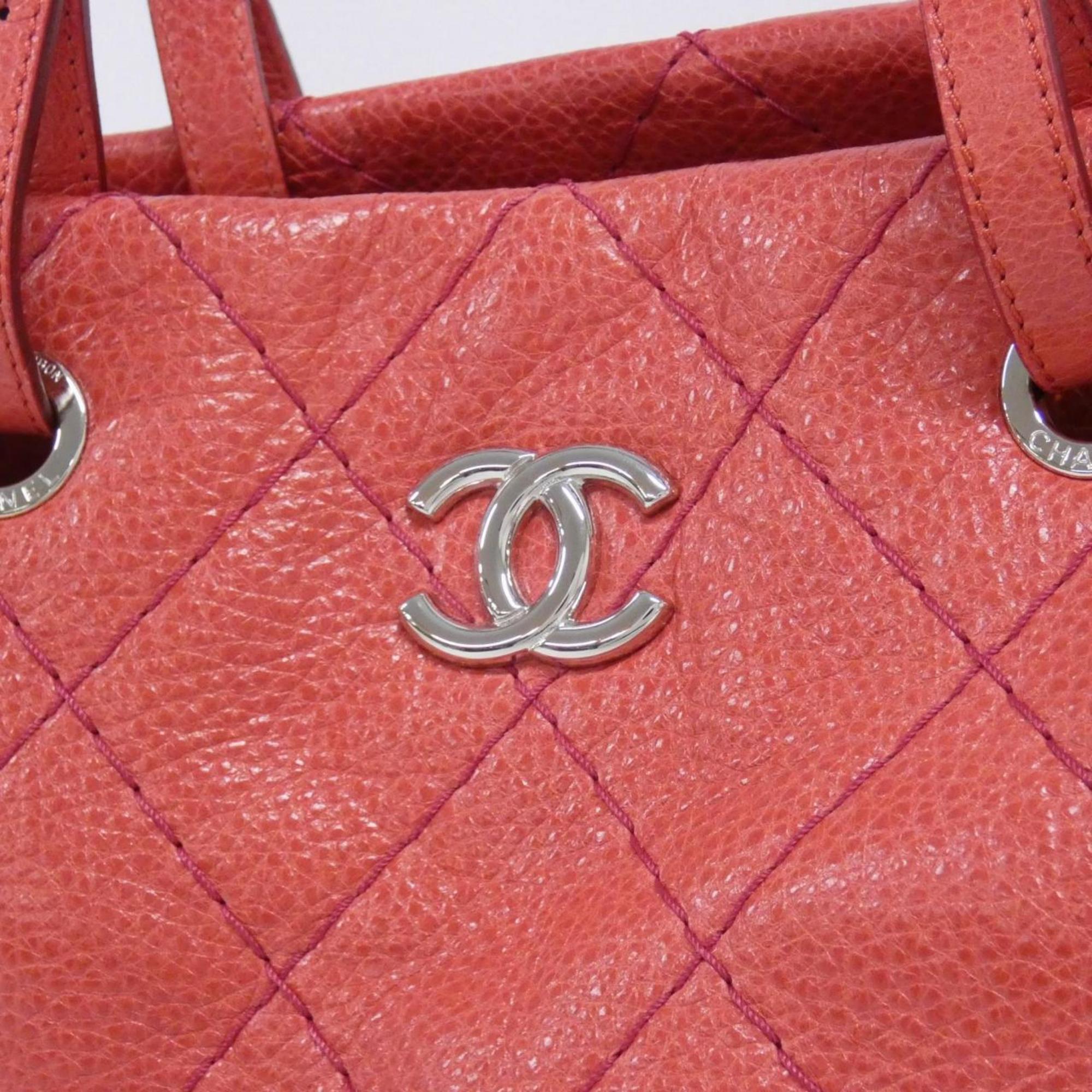 Chanel Pink Leather Handbag (Pre-Owned)