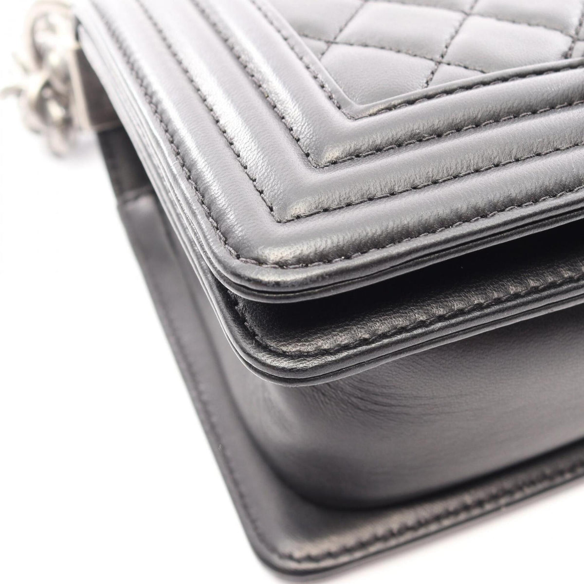 Chanel Black Leather Handbag Shoulder Bag (Pre-Owned)