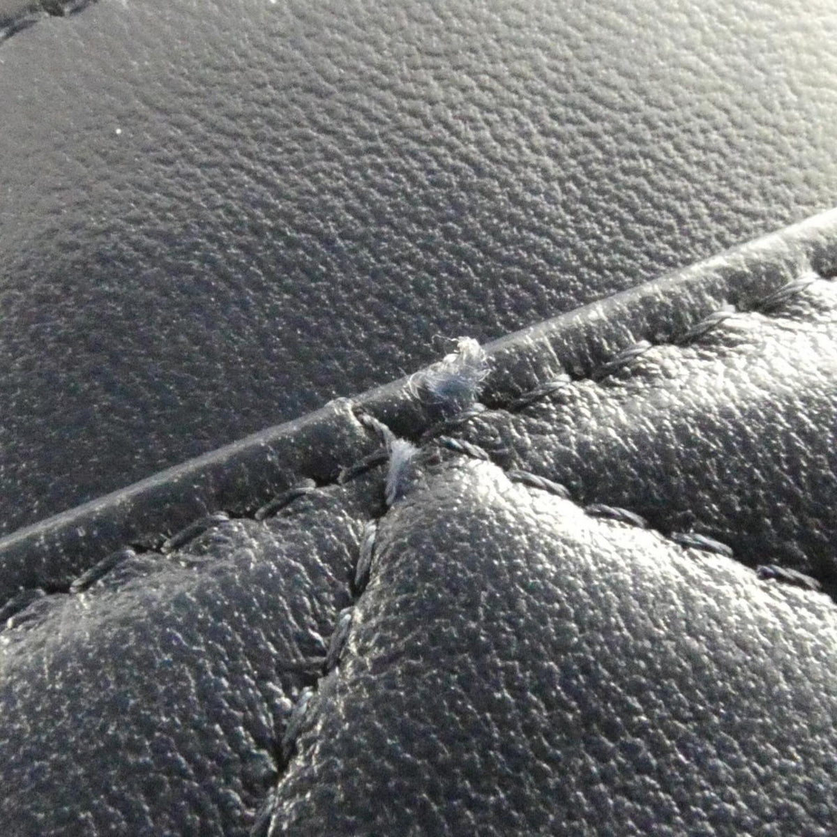 Chanel Navy Chain/Shoulder Wallet (Pre-Owned)