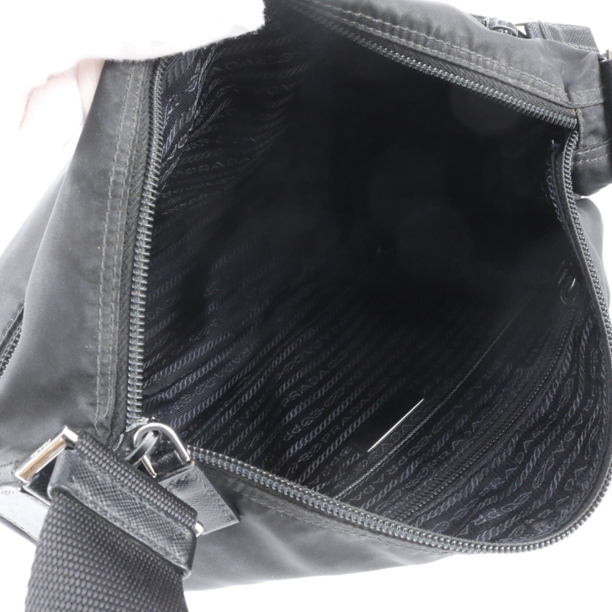 Prada Black Nylon Leather Messenger Bag Shoulder Bag (Pre-Owned)