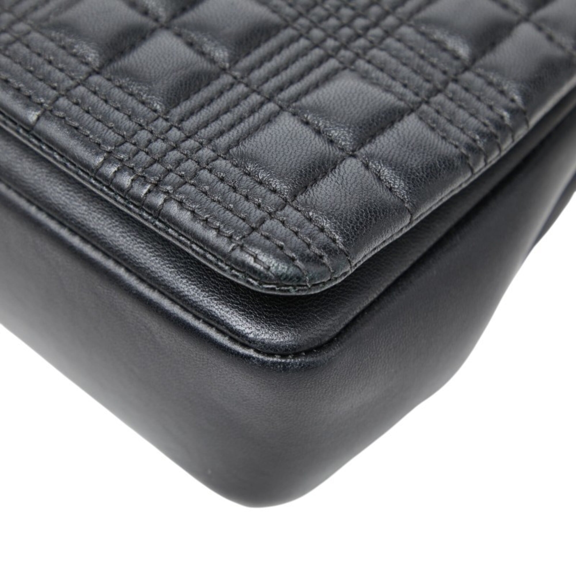 Burberry Black Leather Shoulder Bag (Pre-Owned)