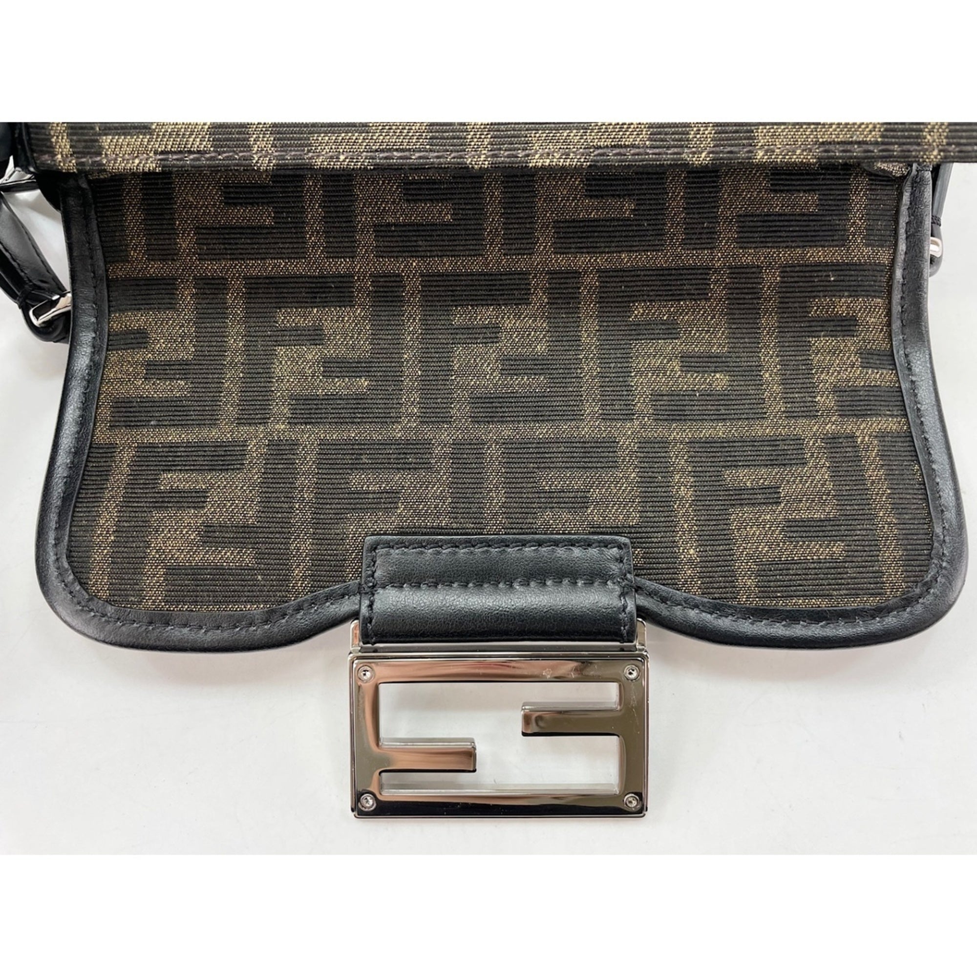 Fendi Brown Canvas Shoulder Bag (Pre-Owned)