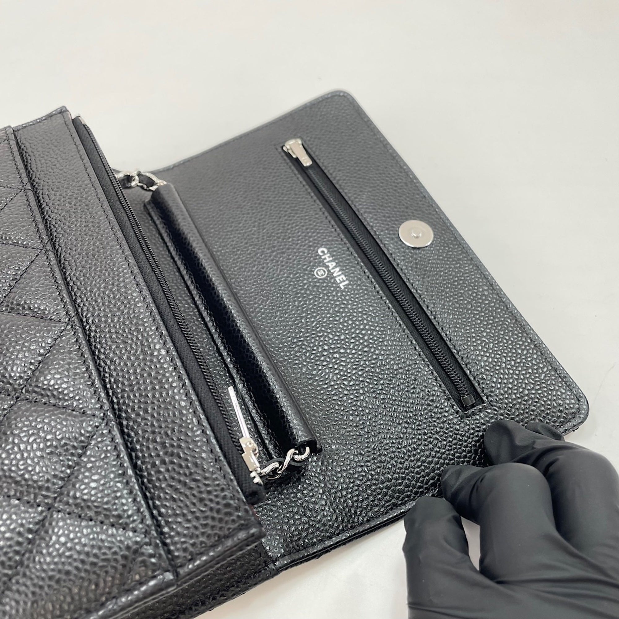Chanel Black Shoulder Bag (Pre-Owned)