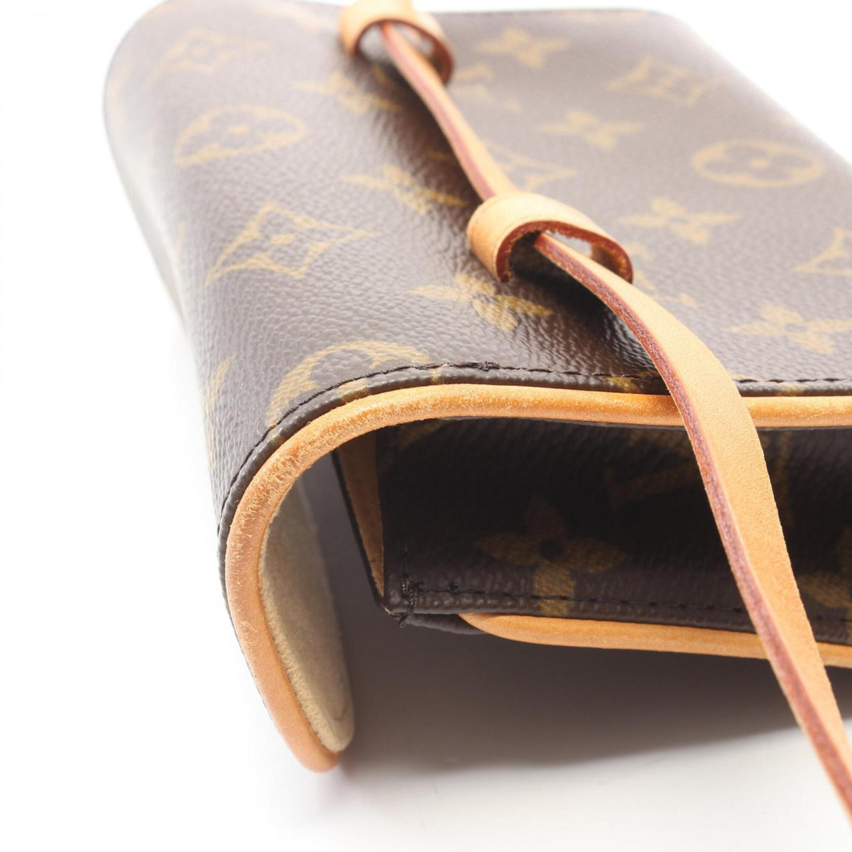 Louis Vuitton Brown Coated Canvas Leather Fanny Pack Handbag (Pre-Owned)
