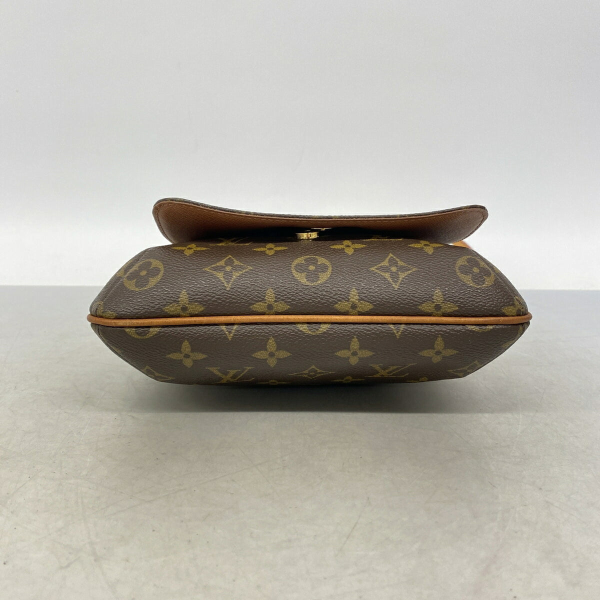 Louis Vuitton Brown Shoulder Bag (Pre-Owned)