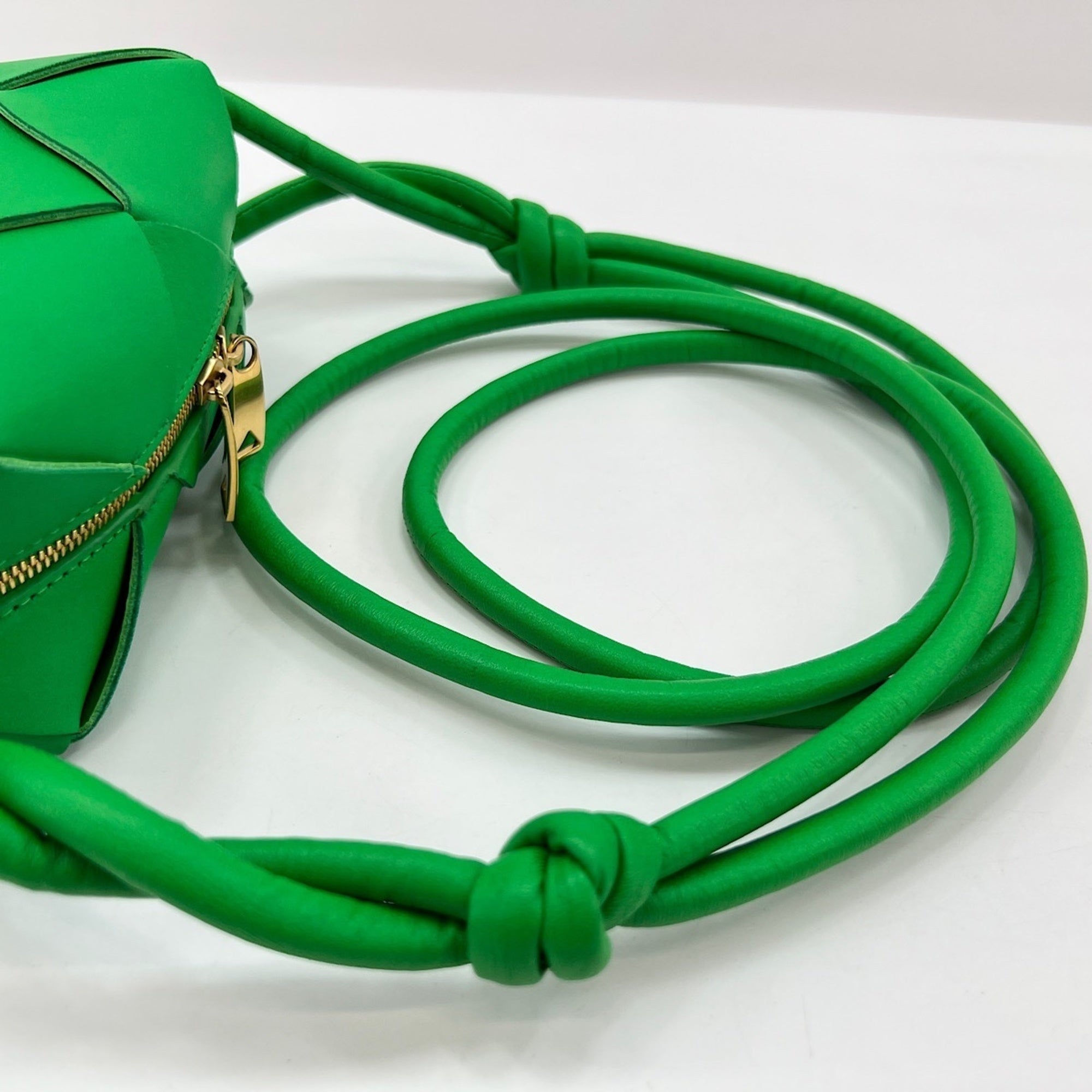 Bottega Veneta Green Intrecciato Shoulder Bag (Pre-Owned)