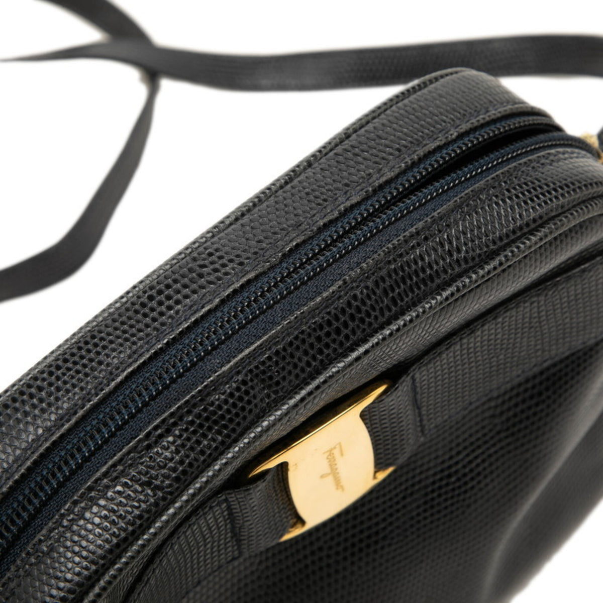 Salvatore Ferragamo Black Leather Shoulder Bag (Pre-Owned)