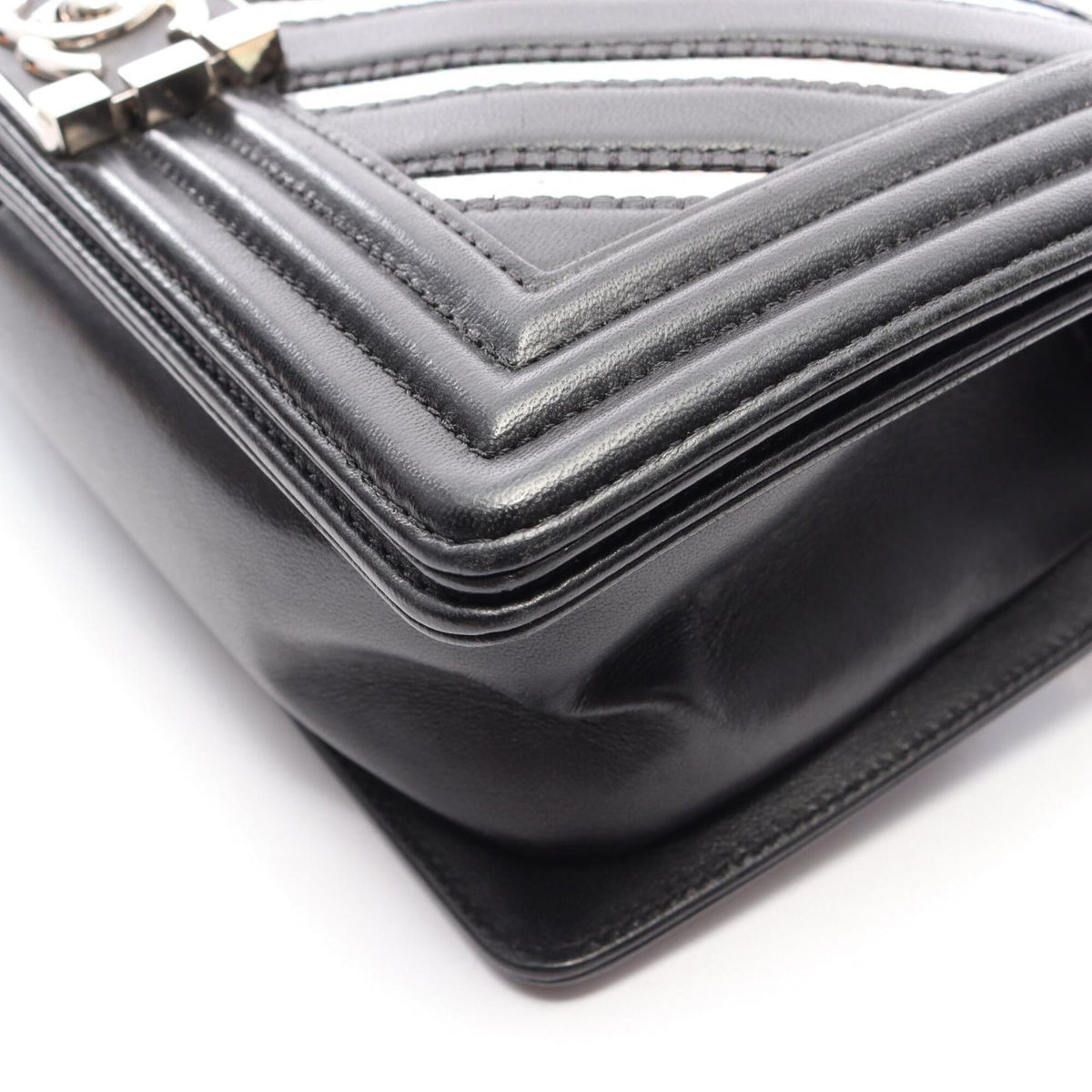 Chanel Black Leather Handbag Shoulder Bag (Pre-Owned)
