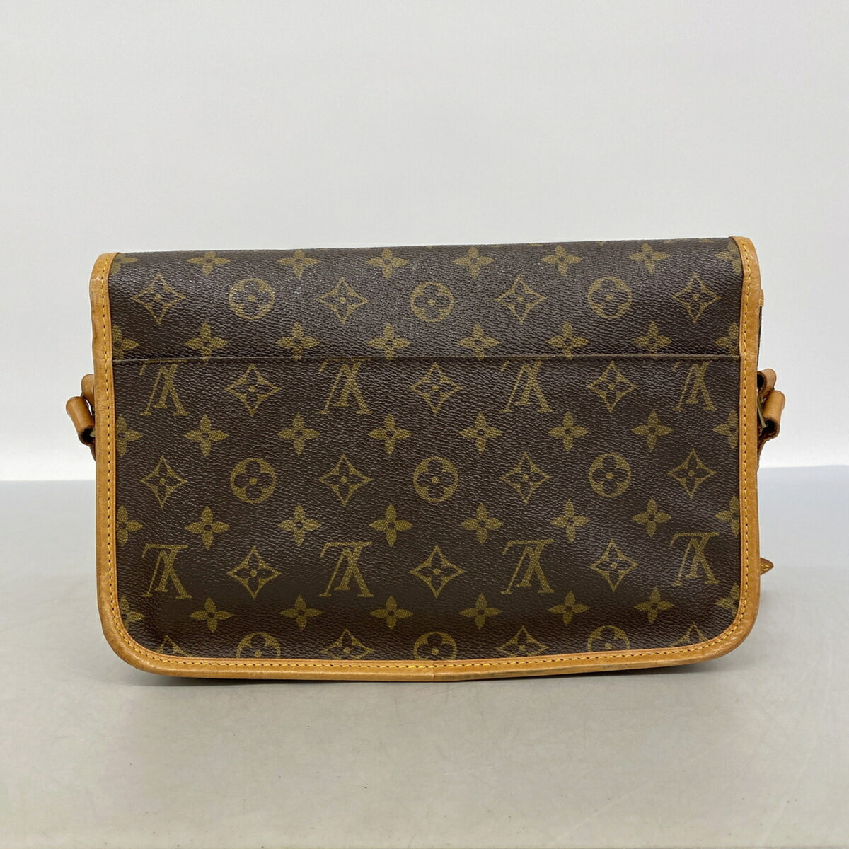 Louis Vuitton Brown Shoulder Bag (Pre-Owned)