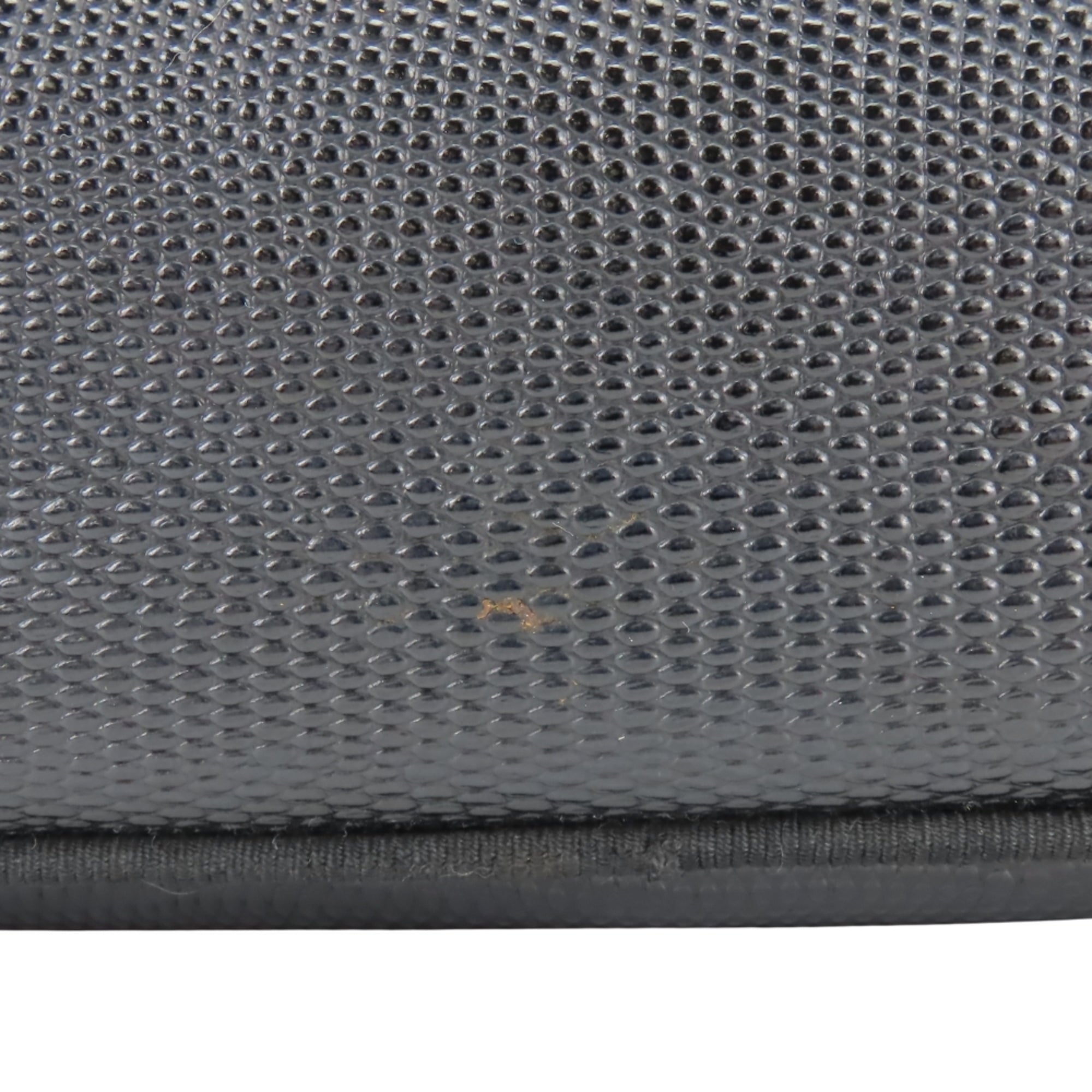 Salvatore Ferragamo Vara Black Leather Shoulder Bag (Pre-Owned)