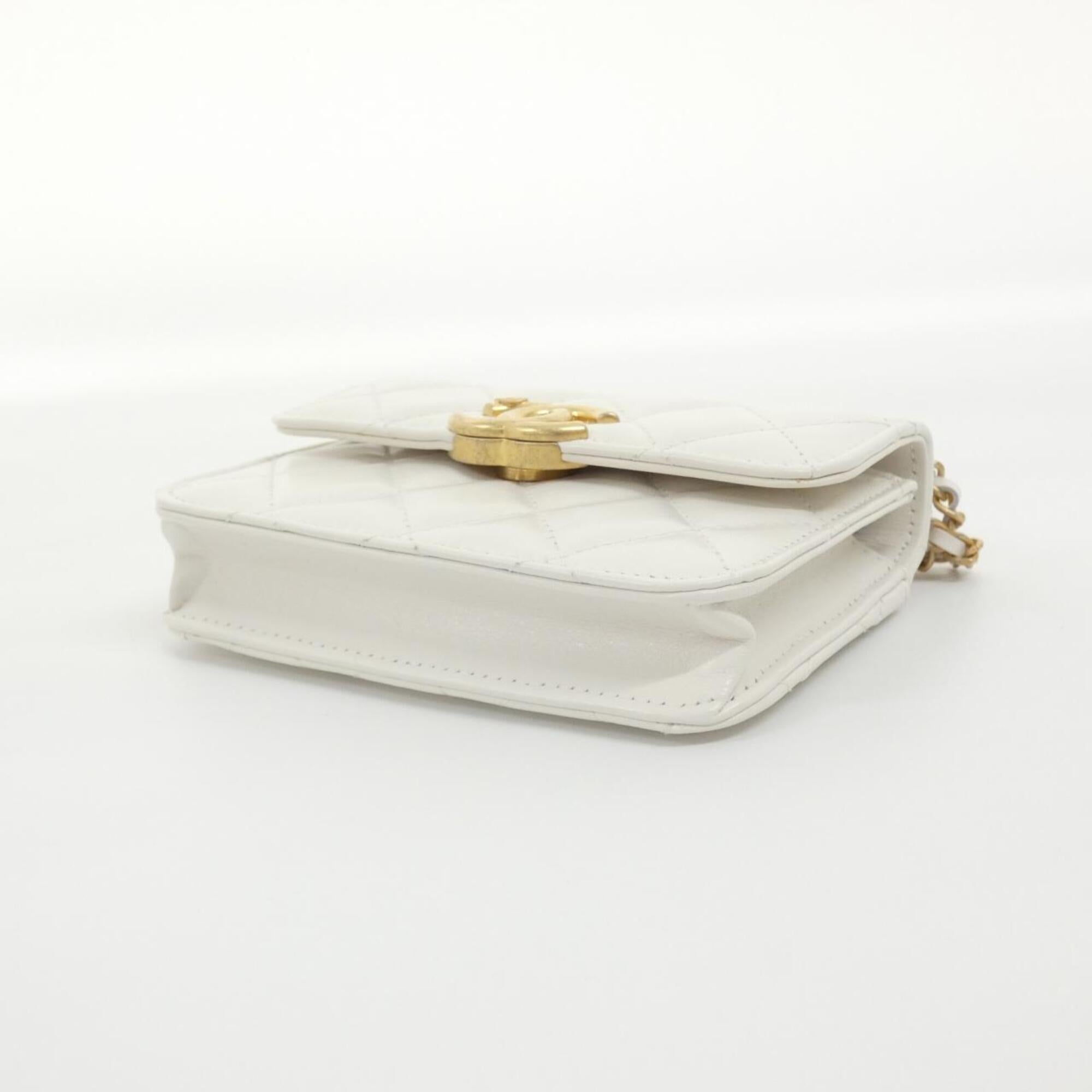 Chanel White Leather Coin Purse/Coin Case (Pre-Owned)