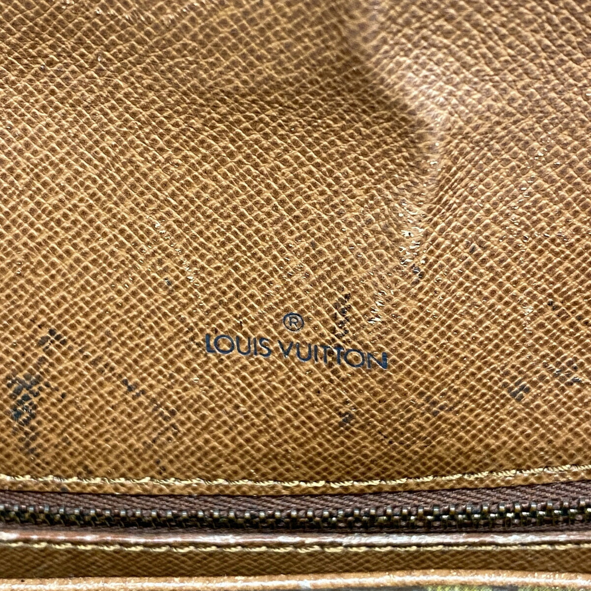 Louis Vuitton Brown Shoulder Bag (Pre-Owned)