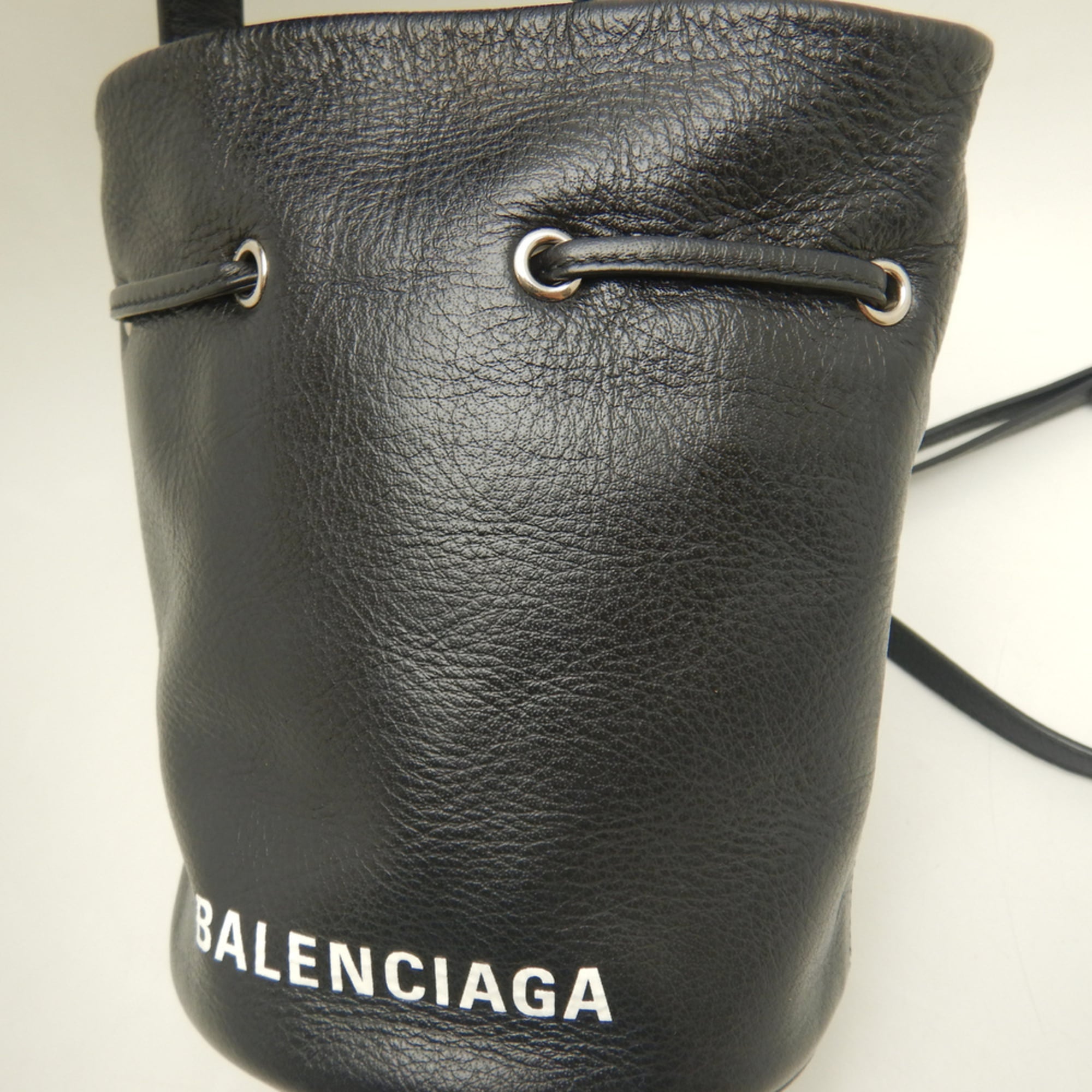 Balenciaga Black Leather Shoulder Bag (Pre-Owned)