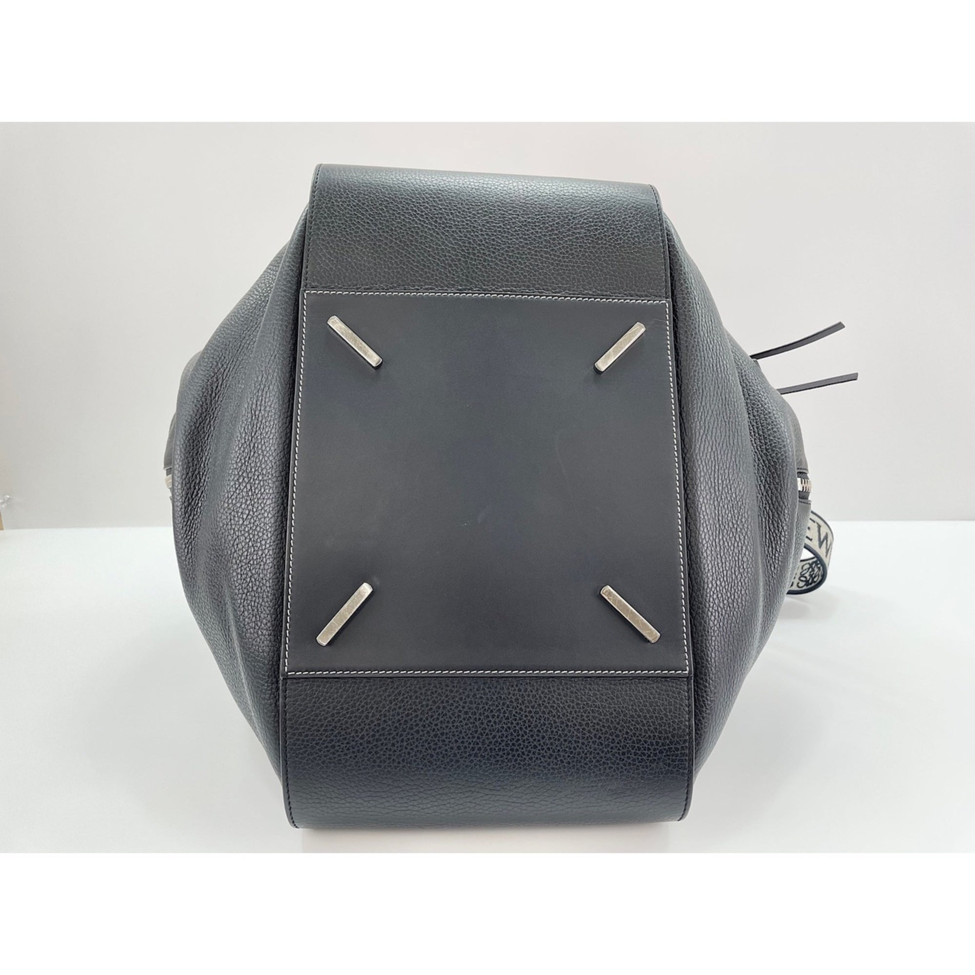 Loewe Hammock Black Leather Handbag (Pre-Owned)