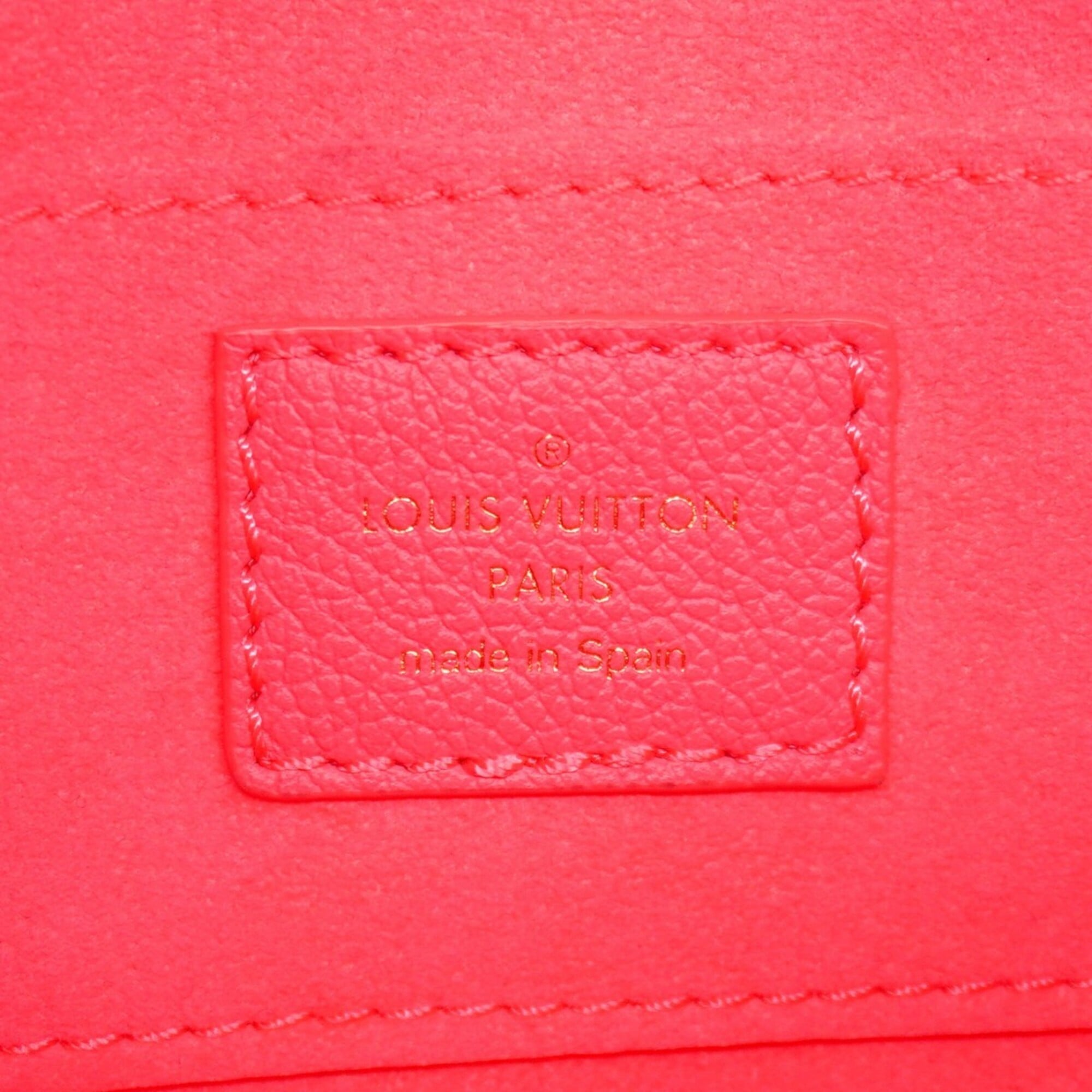 Louis Vuitton Pink Shoulder Bag (Pre-Owned)