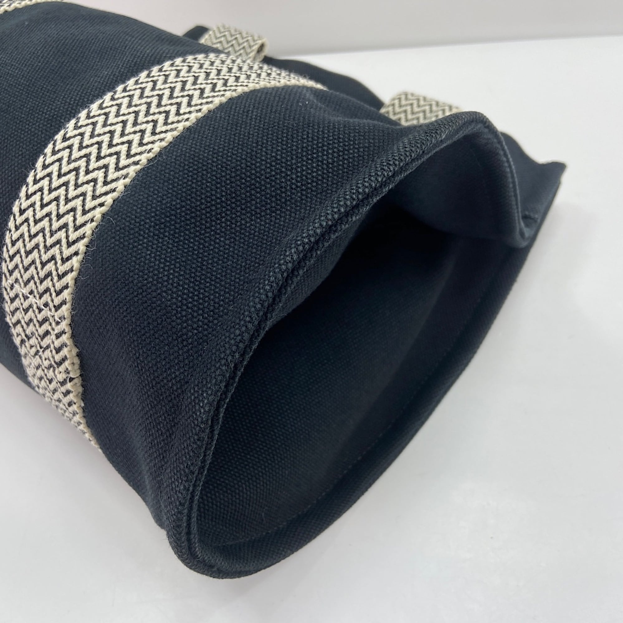 Hermes Black Handbag (Pre-Owned)