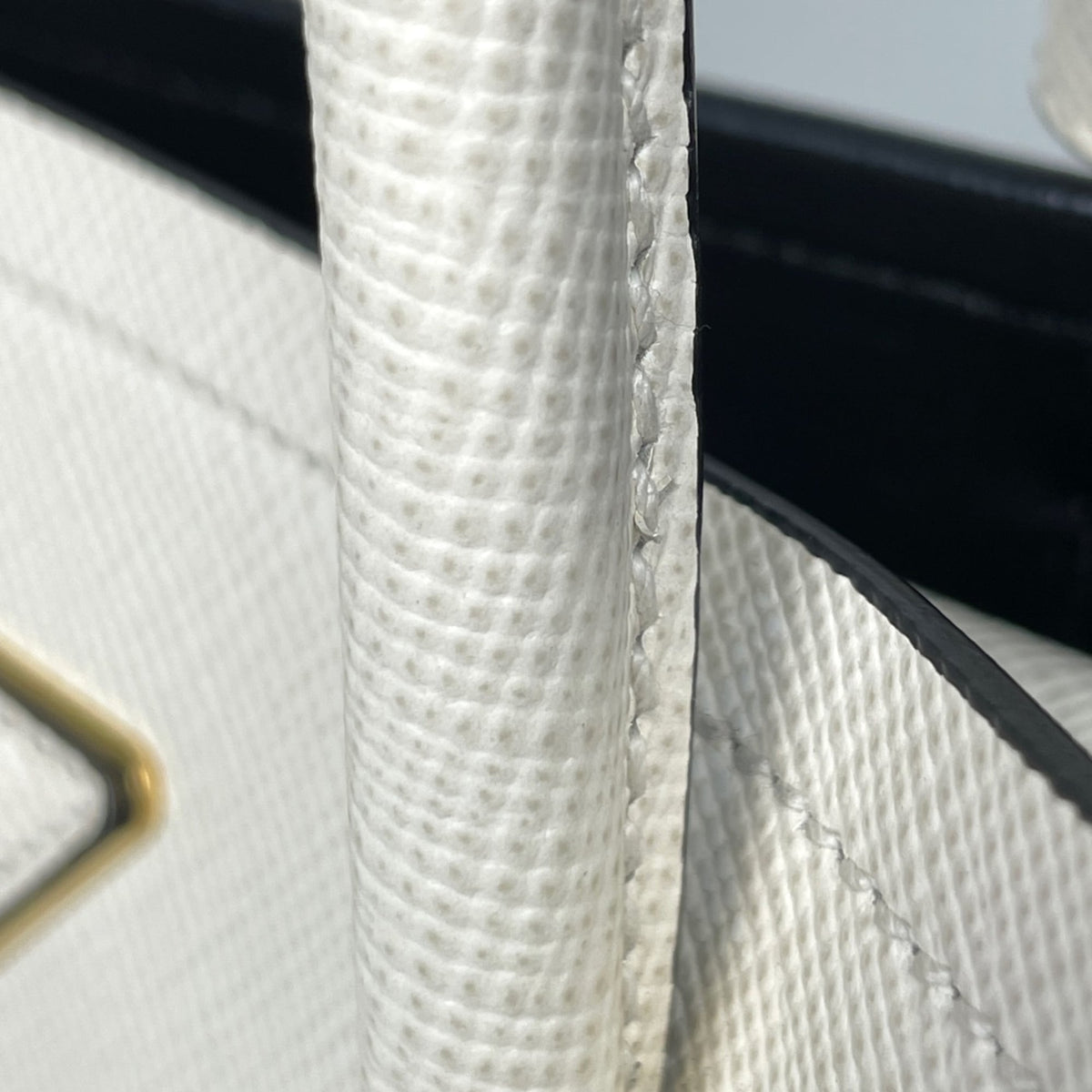 Prada White Saffiano Handbag (Pre-Owned)