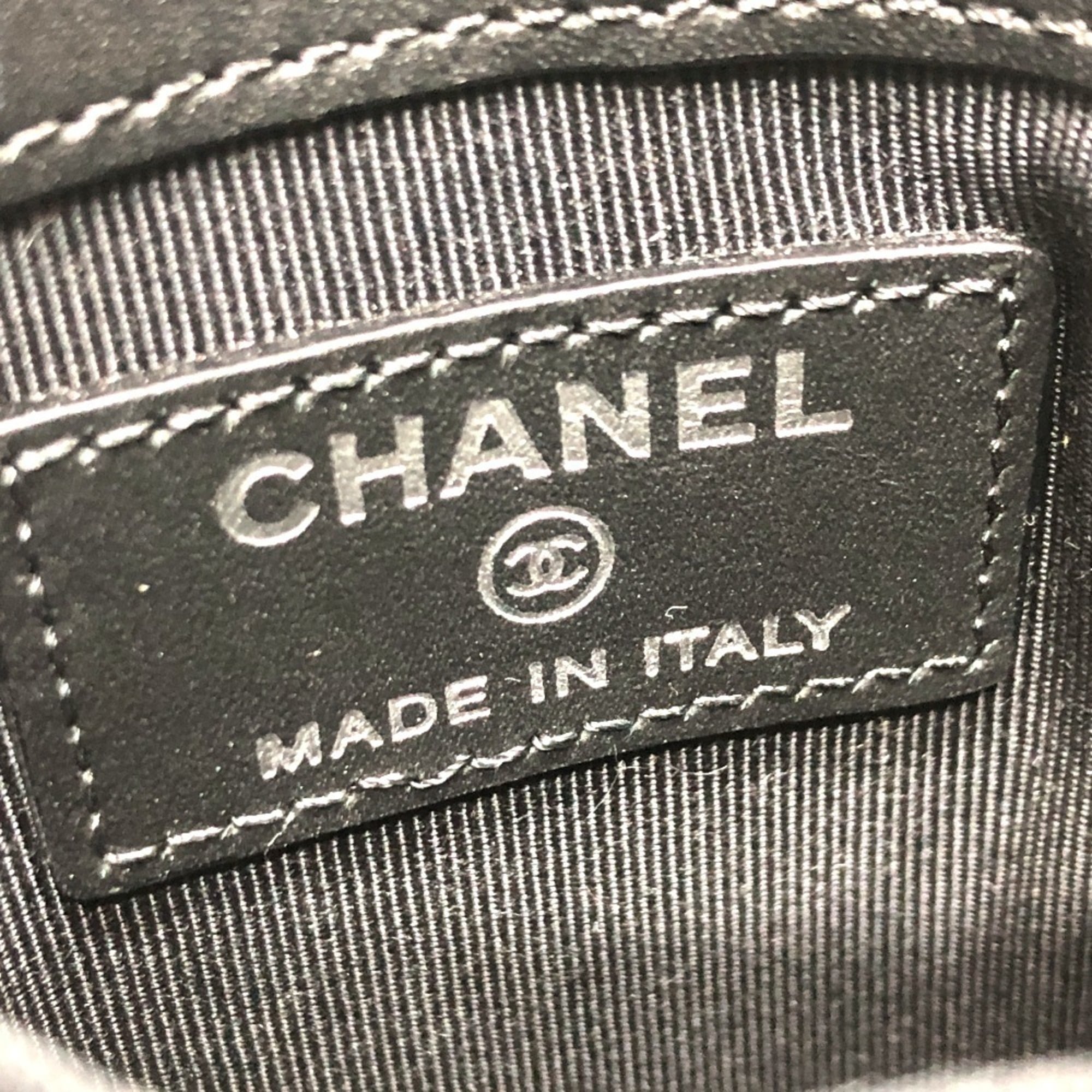 Chanel Black Pouch Shoulder Bag (Pre-Owned)