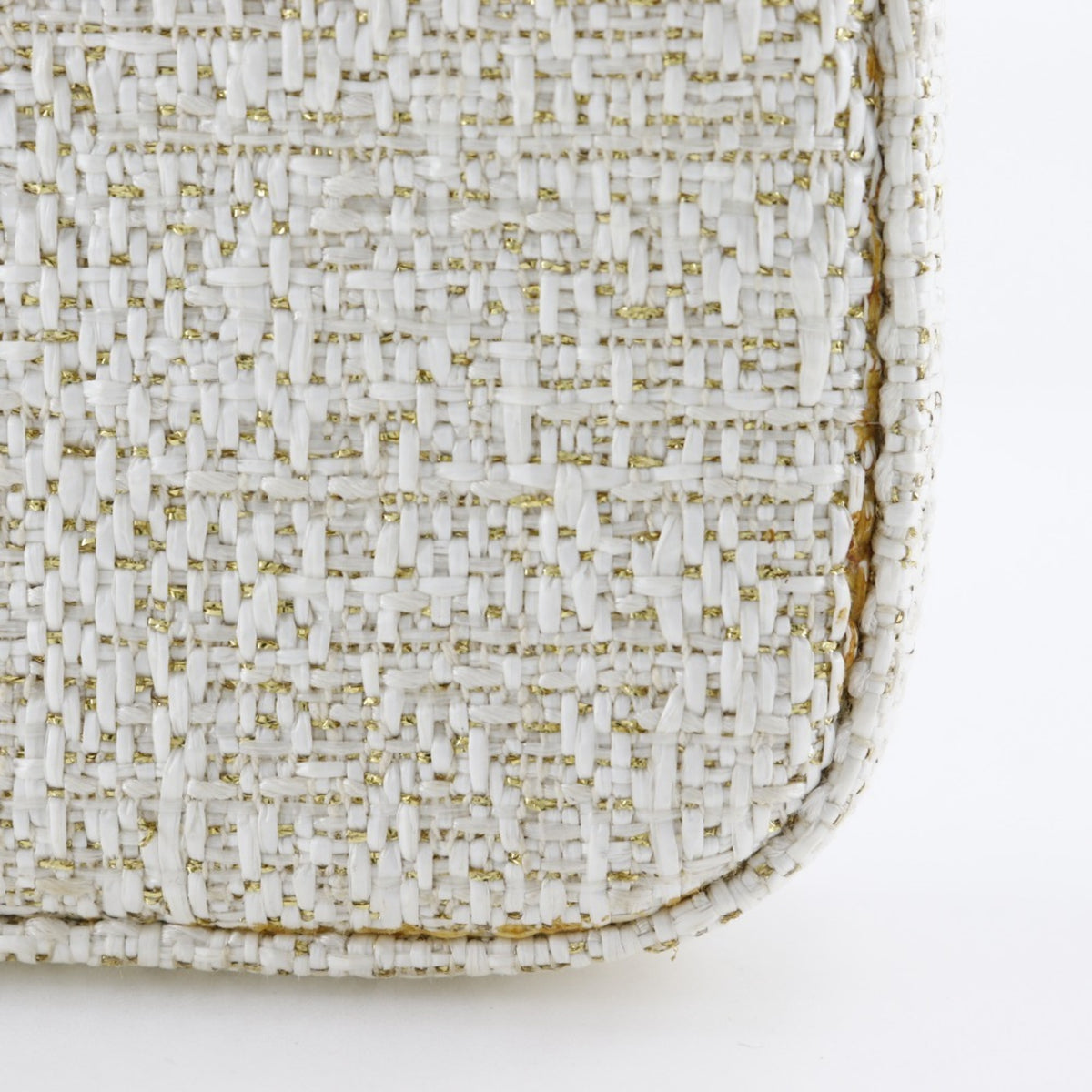 Chanel White Tweed Shoulder Bag (Pre-Owned)