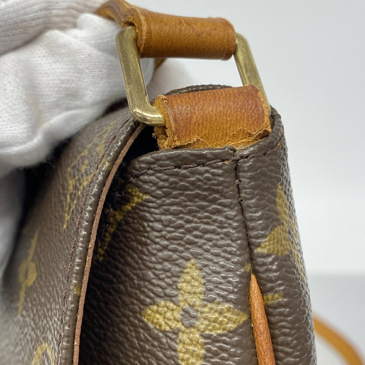 Louis Vuitton Brown Shoulder Bag (Pre-Owned)
