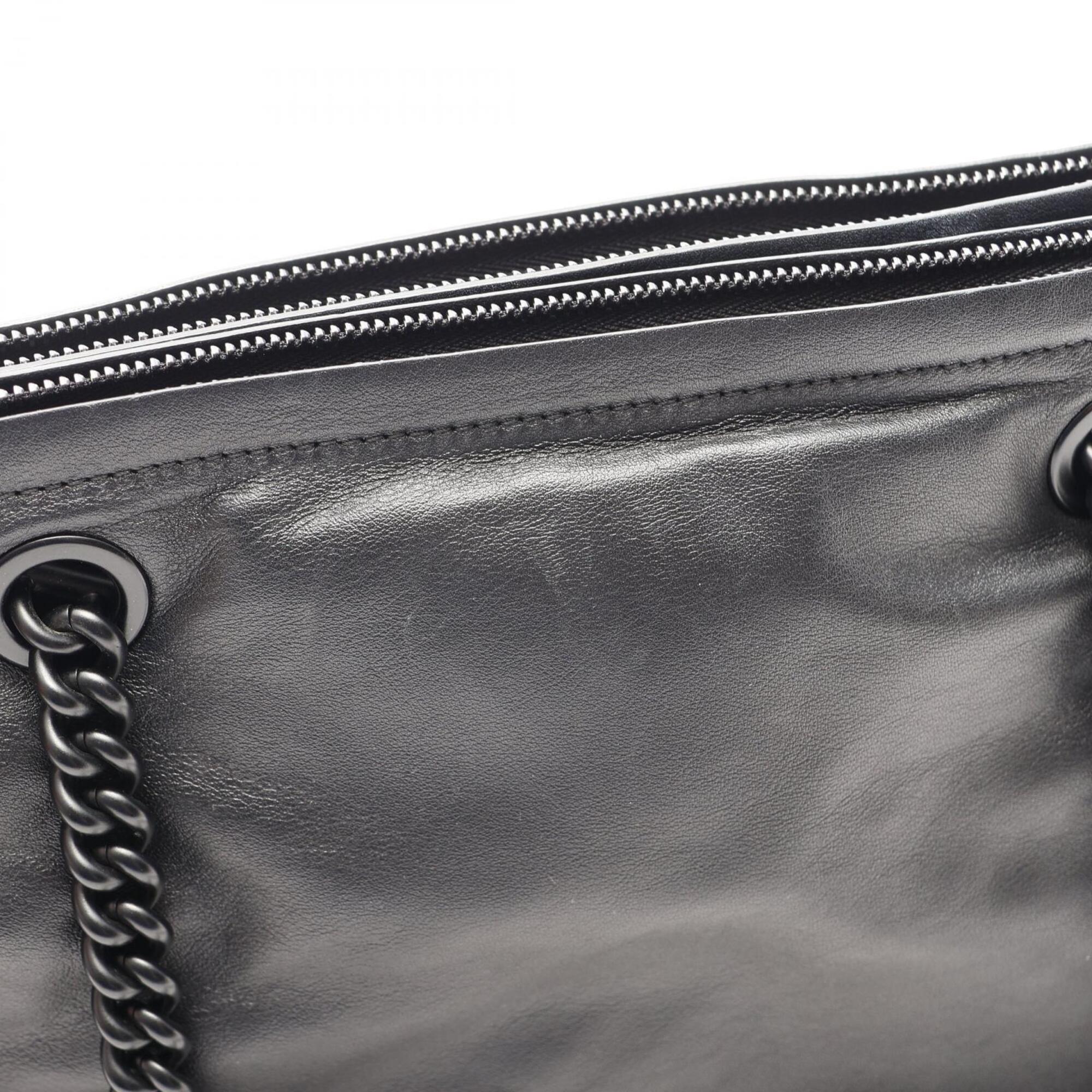 Salvatore Ferragamo Black Leather Handbag Shoulder Bag (Pre-Owned)