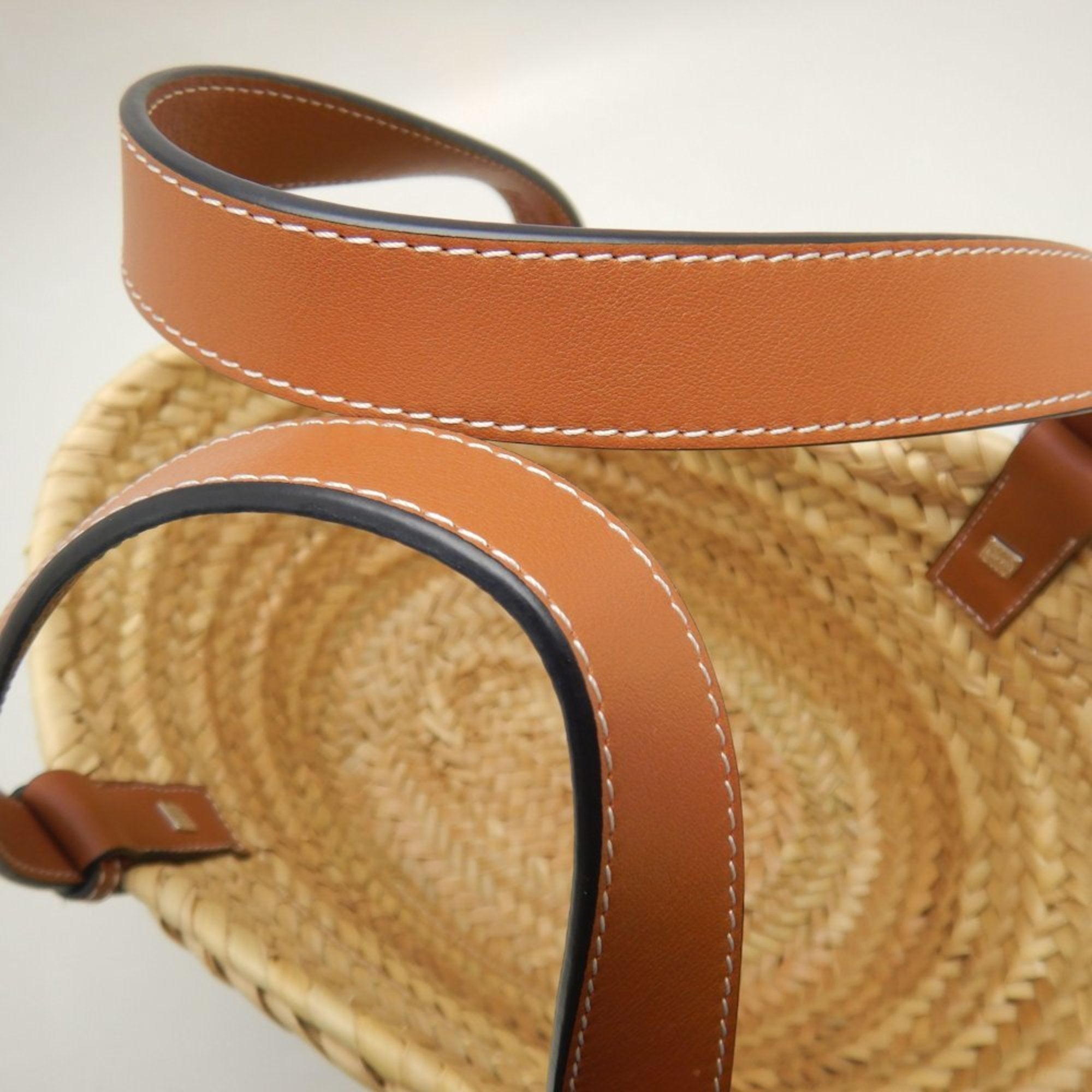 Loewe Camel Straw Leather Basket Handbag (Pre-Owned)