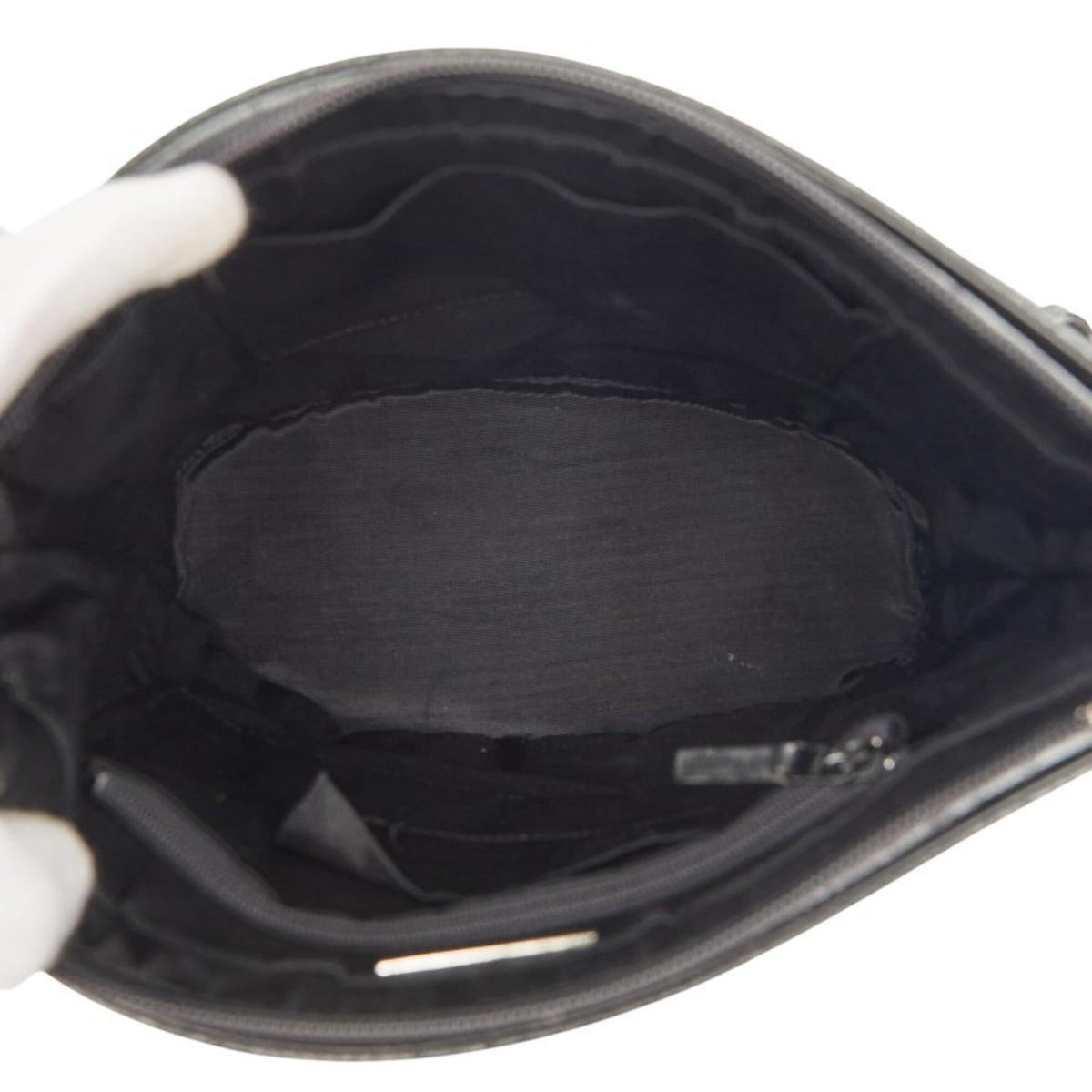 Burberry Black Leather Shoulder Bag (Pre-Owned)