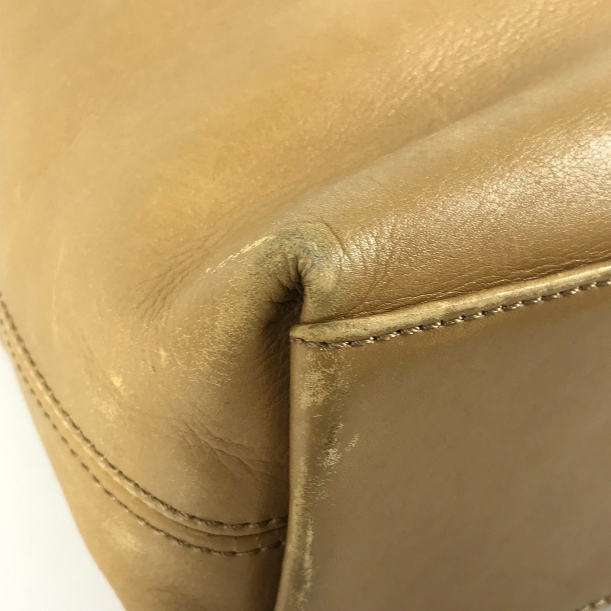 Chanel Beige Leather Handbag Shoulder Bag (Pre-Owned)