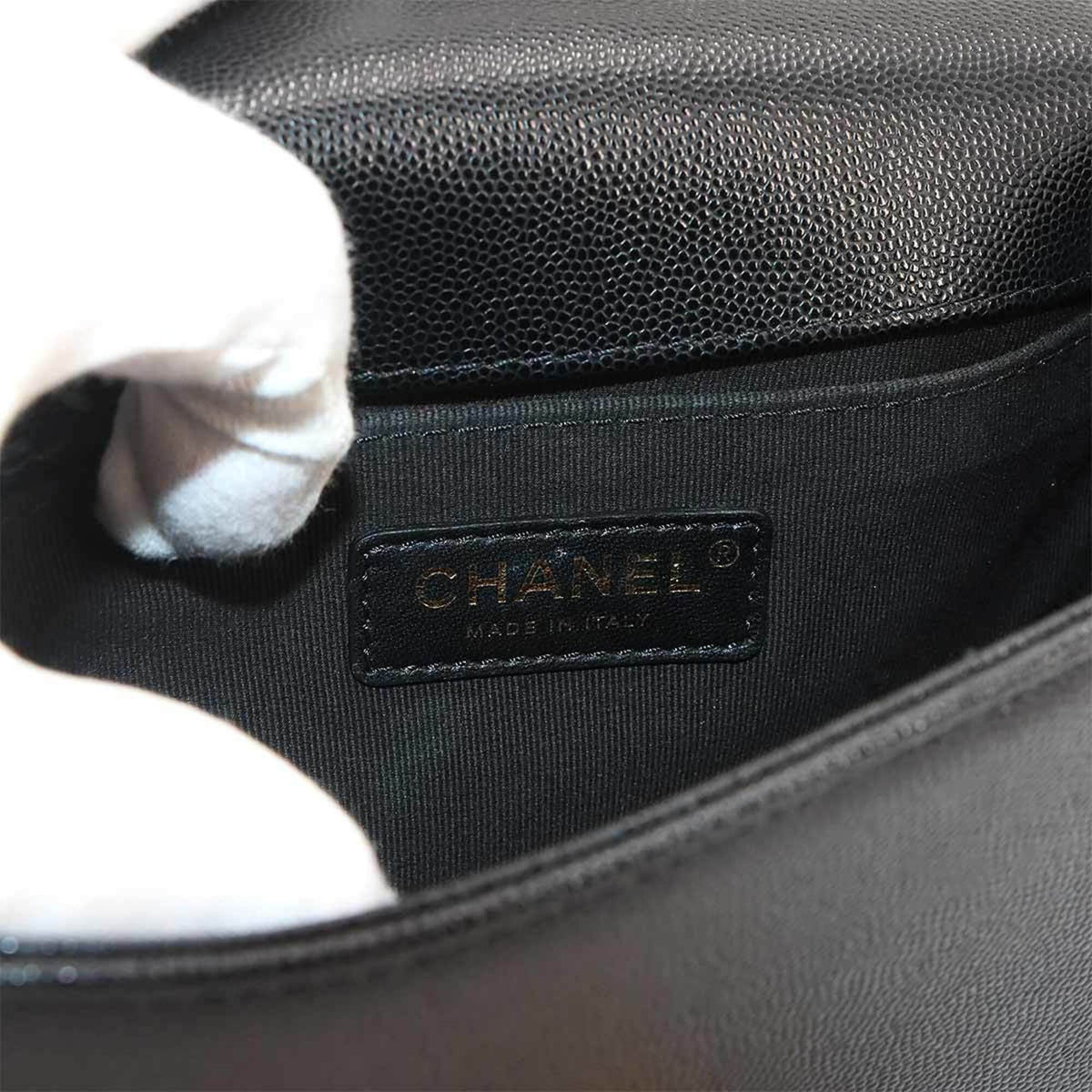 Chanel Black Grained Calfskin Handbag Shoulder Bag (Pre-Owned)
