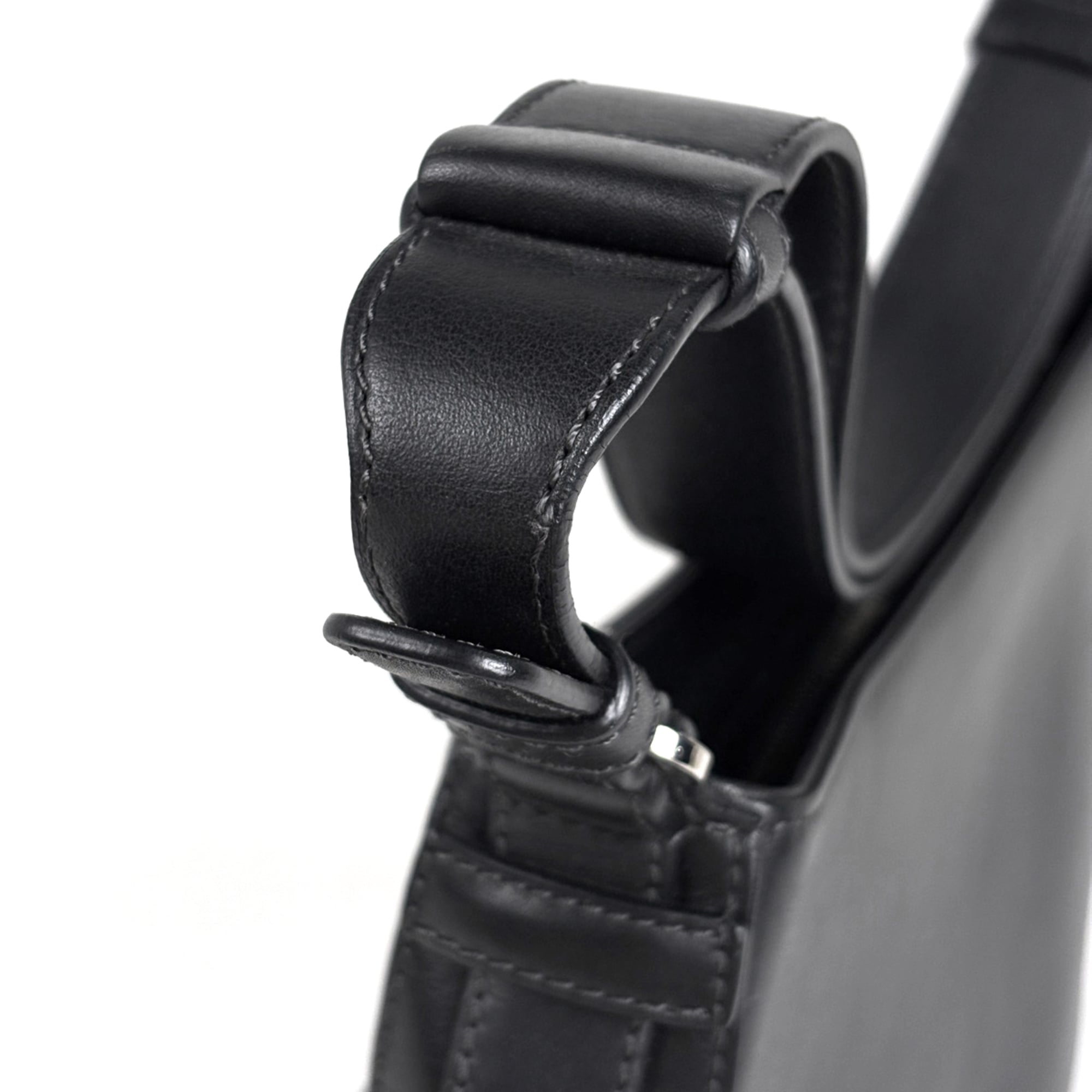 Loewe Black Leather Handbag Shoulder Bag (Pre-Owned)