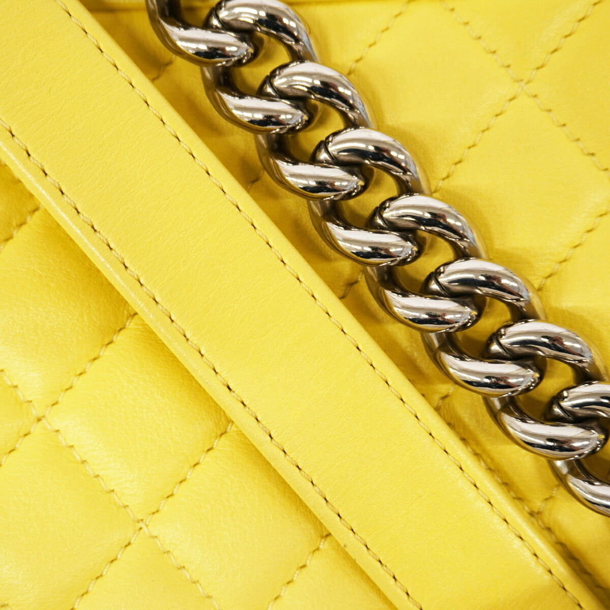 Chanel Yellow Leather Shoulder Bag (Pre-Owned)