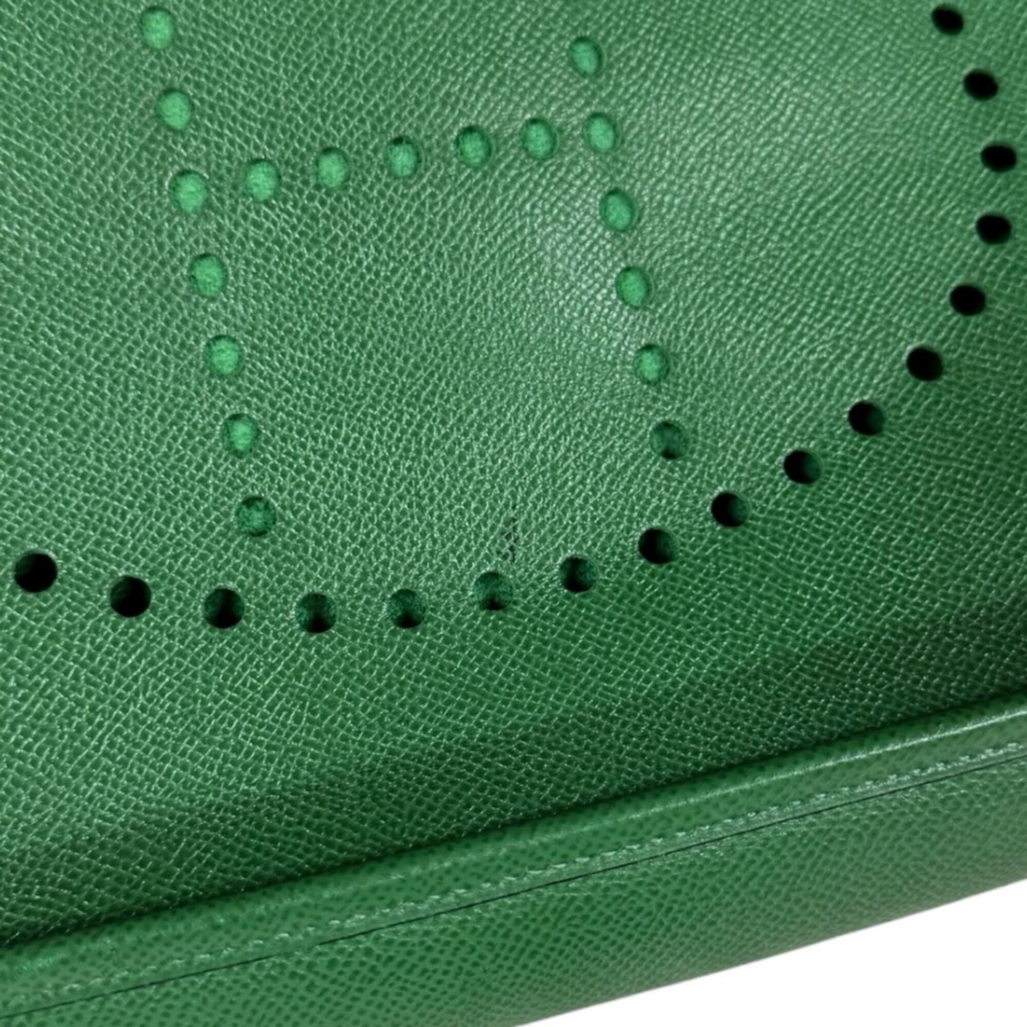Hermes Green Courchevel Leather Shoulder Bag (Pre-Owned)